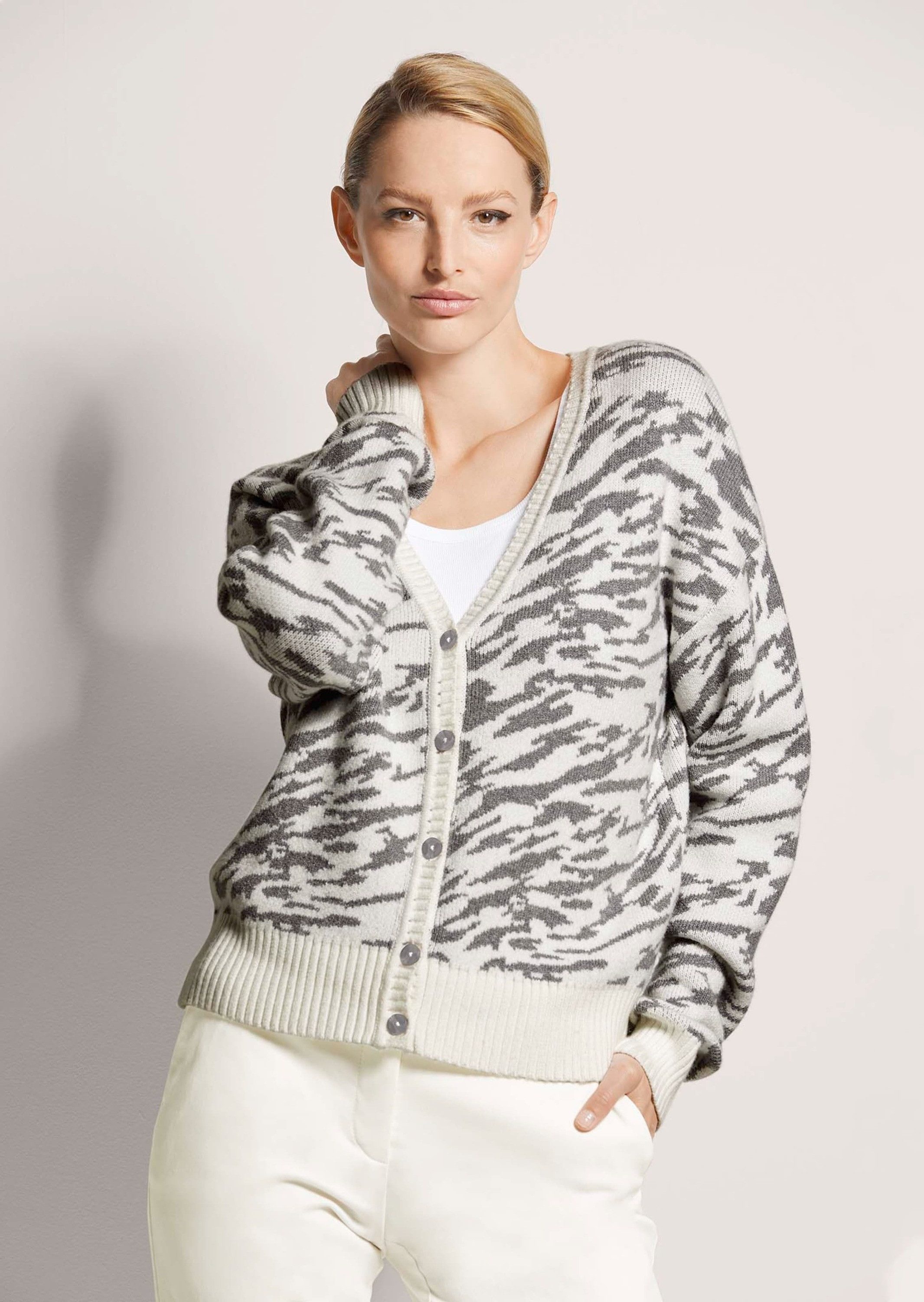 MADELEINE Strickjacke Strickjacke mit Jacquard-Muster