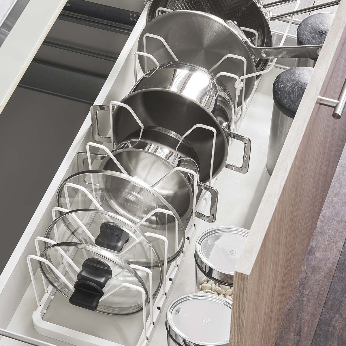 Yamazaki Schubladeneinsatz Tower Organizer platzsparend für Topfdeckel Küche Schrank, Kochtopf- und Deckelorganizer, für Pfannen, für Deckel, verstellbar