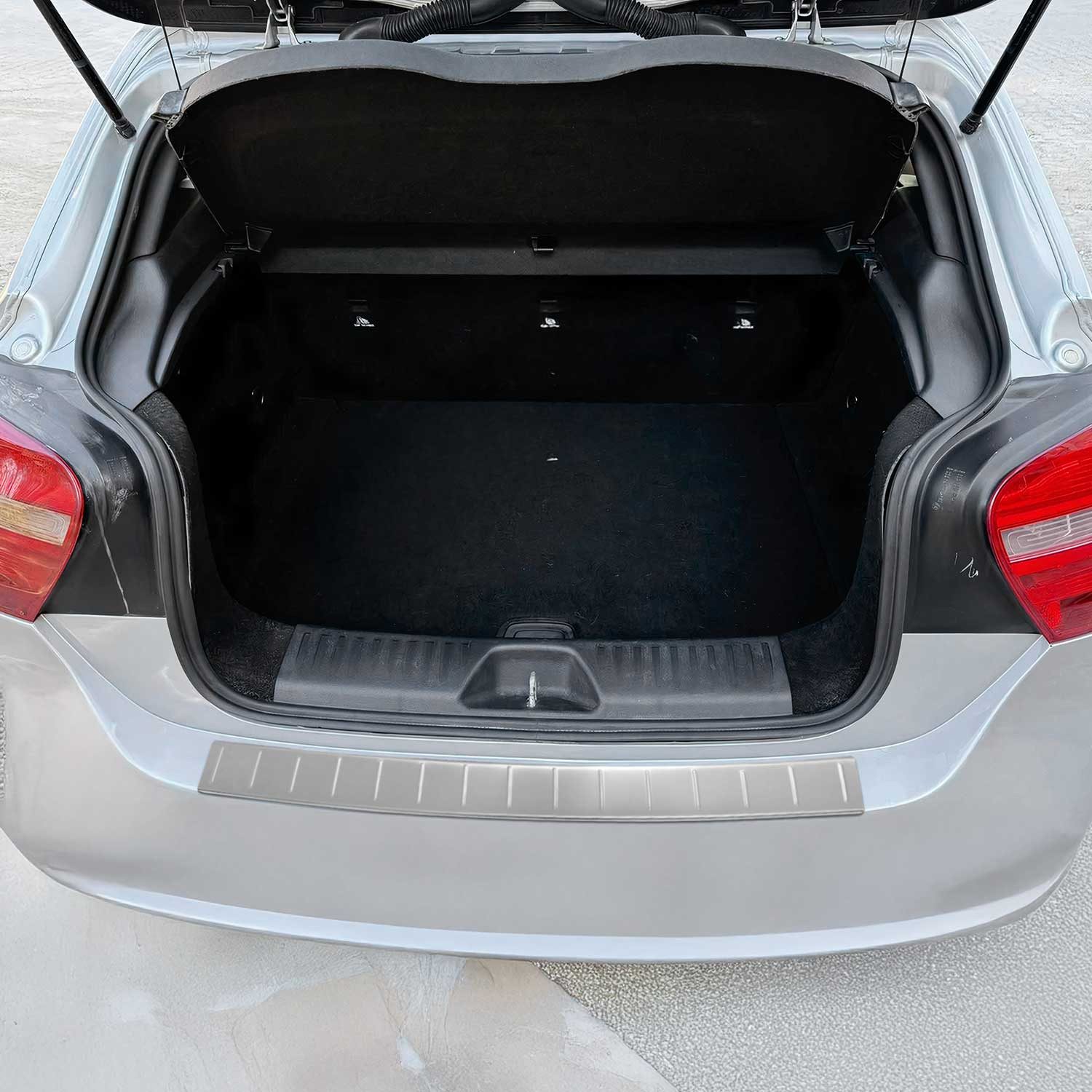 OMAC Ladekantenschutz für Mercedes A Klasse W176 2013-2018 Edelstahl Chrom, Zubehör für Mercedes A Klasse W176 2013-2018, Langlebig,Einfache Reinigung,Einfache Installation,Rostbeständig