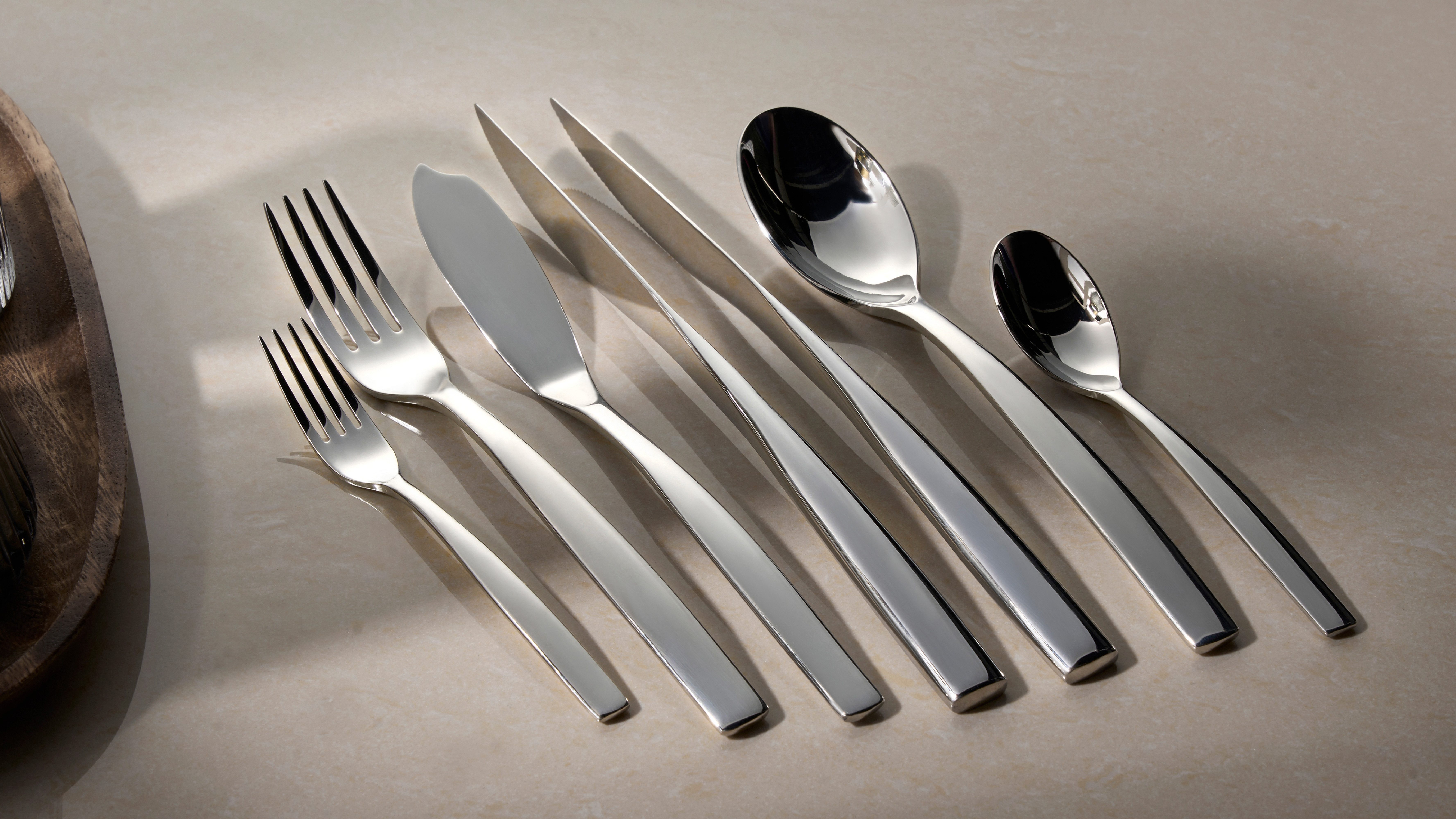 Hanseatic Besteck-Set EXCLUSIVE (42-tlg), 6 Personen, Edelstahl 18/10, stehendes Design von Ess- und Steakmessern