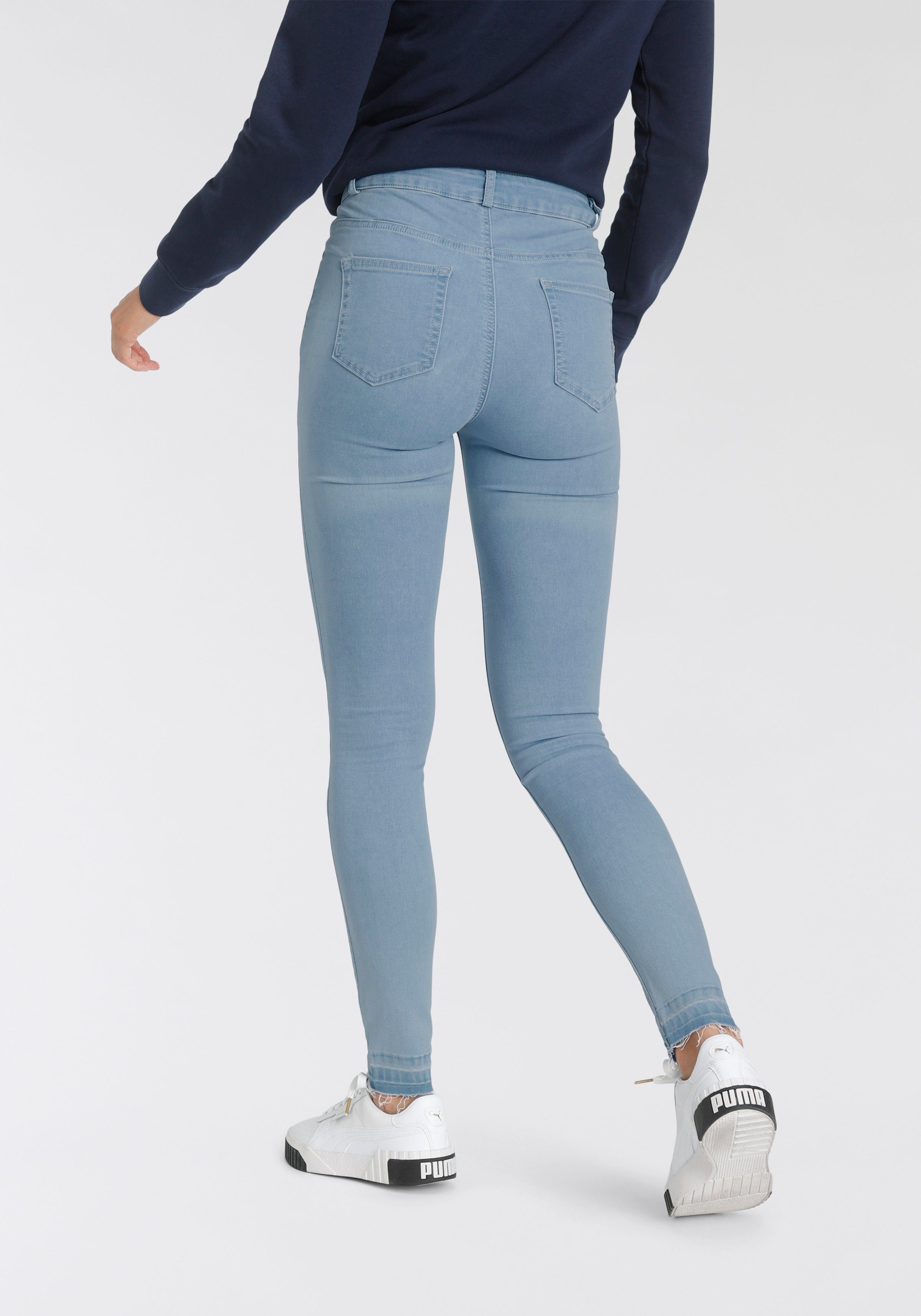 Ultra Skinny-fit-Jeans light-blue Waist mit offenem Saum High Stretch Arizona