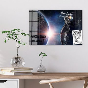 DEQORI Magnettafel 'Kosmonaut vor Erdball', Whiteboard Pinnwand beschreibbar