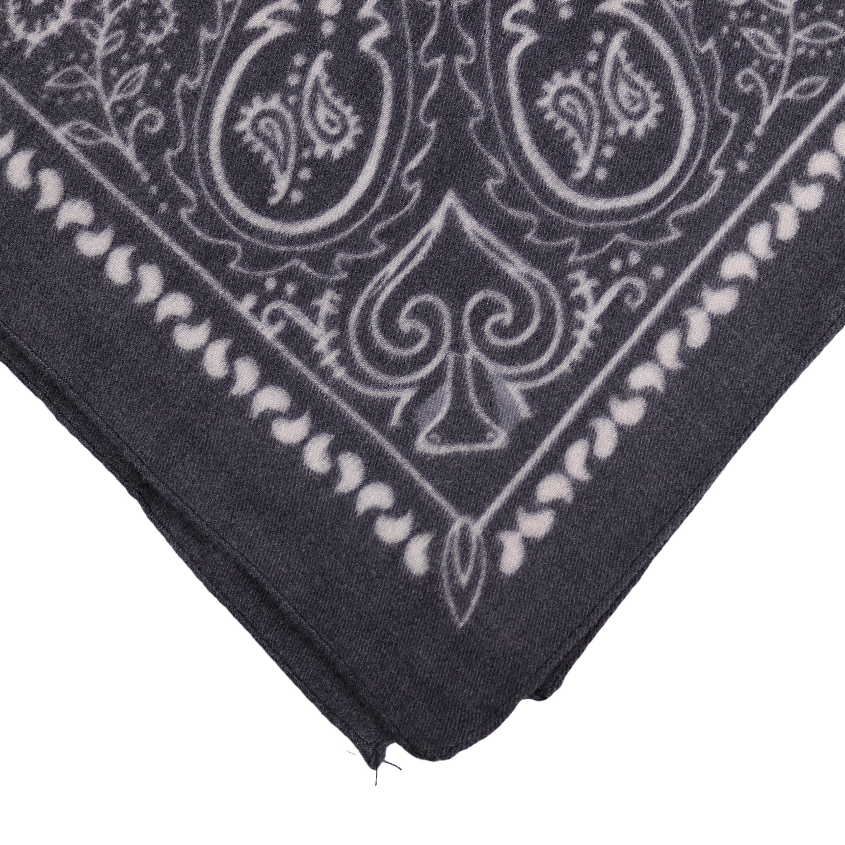 MIRROSI Nickituch Damen leicht angerautes Vierecktuch mit Paisley-Muster, aus Viskose, (Neue Kollektion Herbst/Winter 2026), ca. 88x88cm, warmes Halstuch für He – Bild 4 von 5