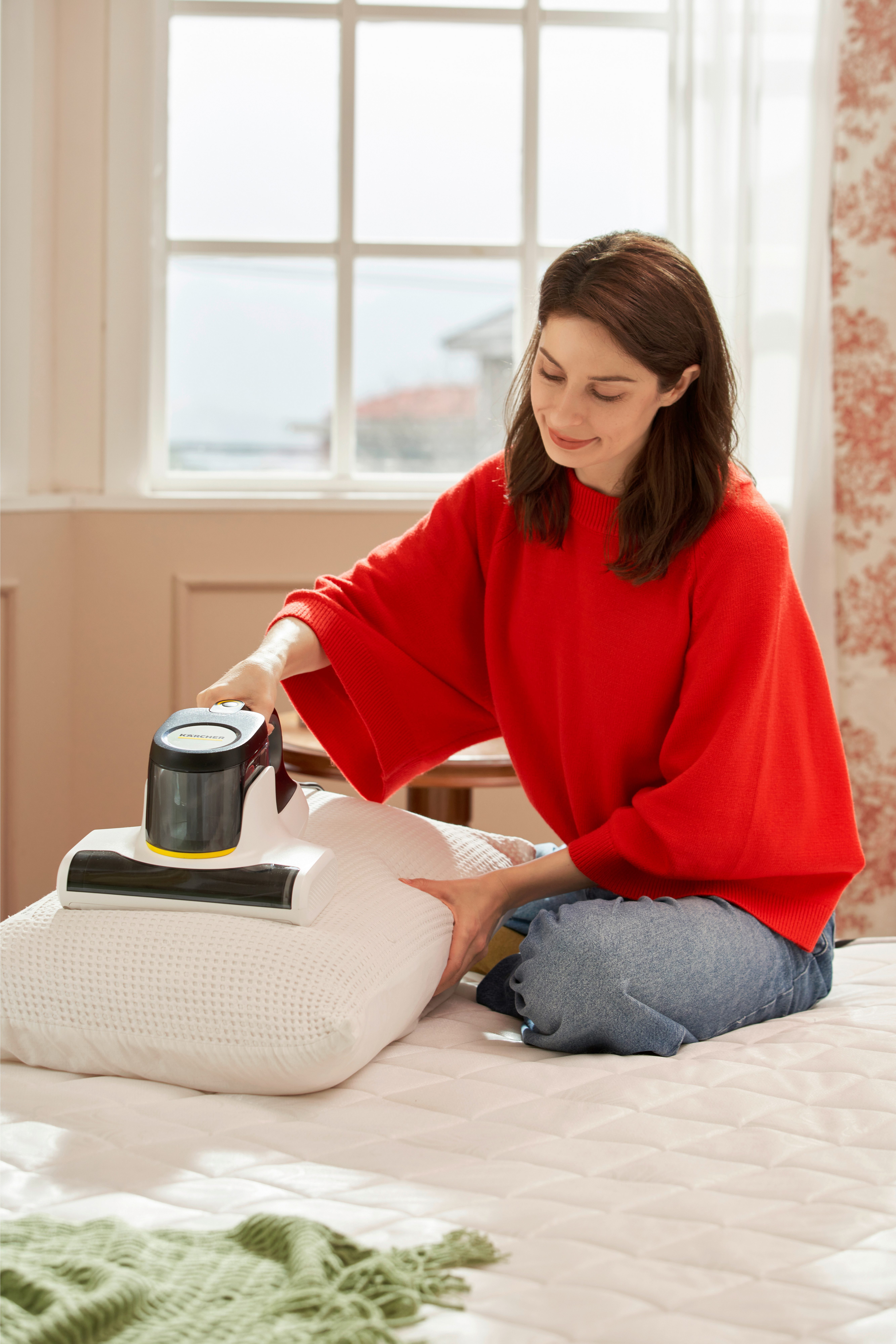 KÄRCHER Handstaubsauger VCH 4 UVClean, 500 W, beutellos, UV-C-Licht, Vibration und starke Saugkraft – Bild 4 von 5