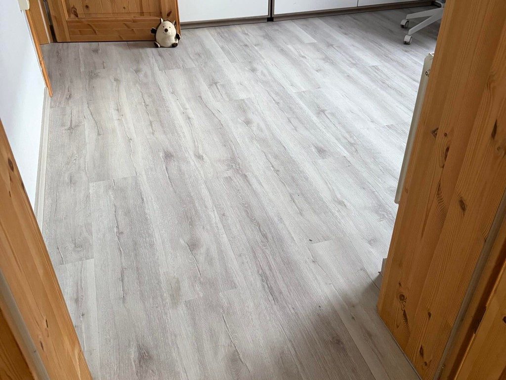 BASICfloor Vinylboden Vinylboden Klickvinyl Eiche rustikal Weißgrau Landhausdiele