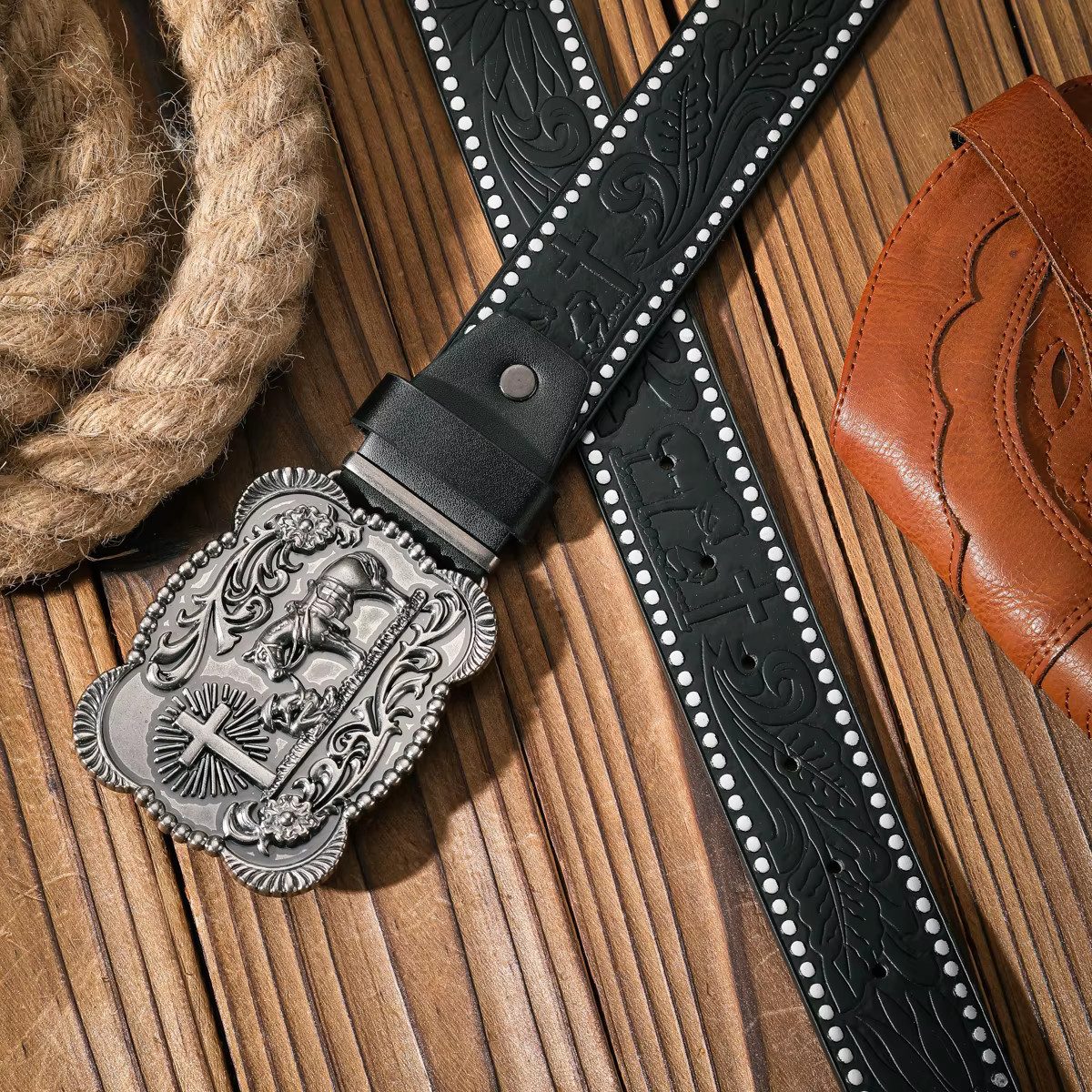 Ware aus aller Welt Nietengürtel Westerngürtel mit Wild West - Schnalle – im authentischen Cowboy Style