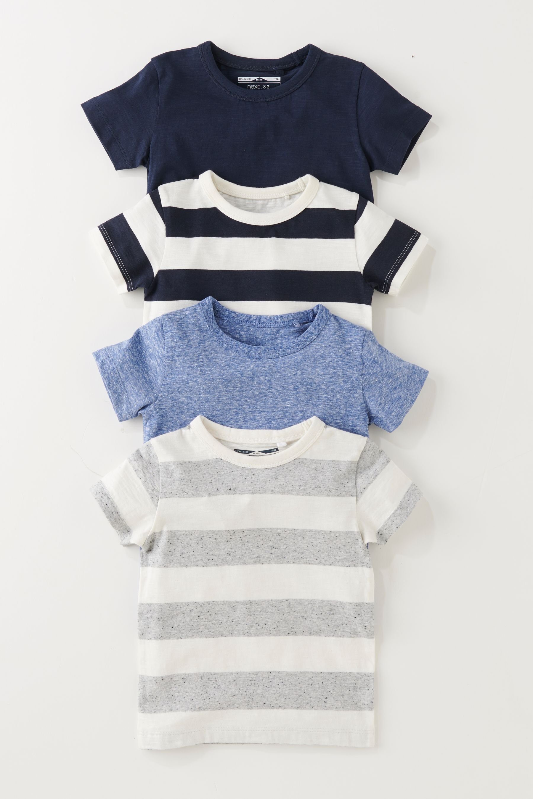 Next Set 4 coole T-Shirts bunt wie neu in 1,5-2 92 in Nordrhein-Westfalen - Hennef (Sieg) | Babykleidung Größe 92 kaufen