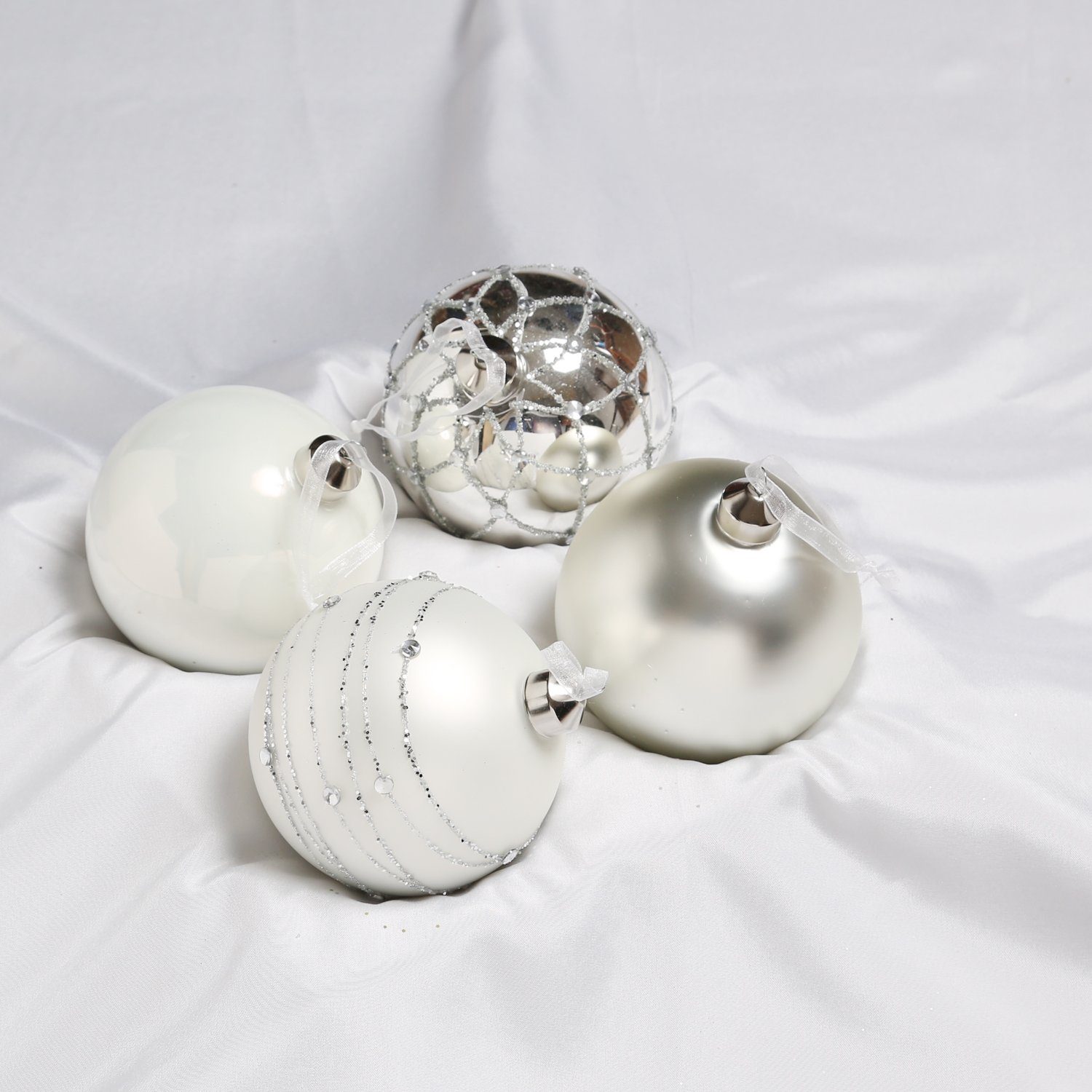 MARELIDA Weihnachtsbaumkugel Christbaumkugel Weihnachtskugel Glas D: 10cm silber weiß 4er Set (4 St)