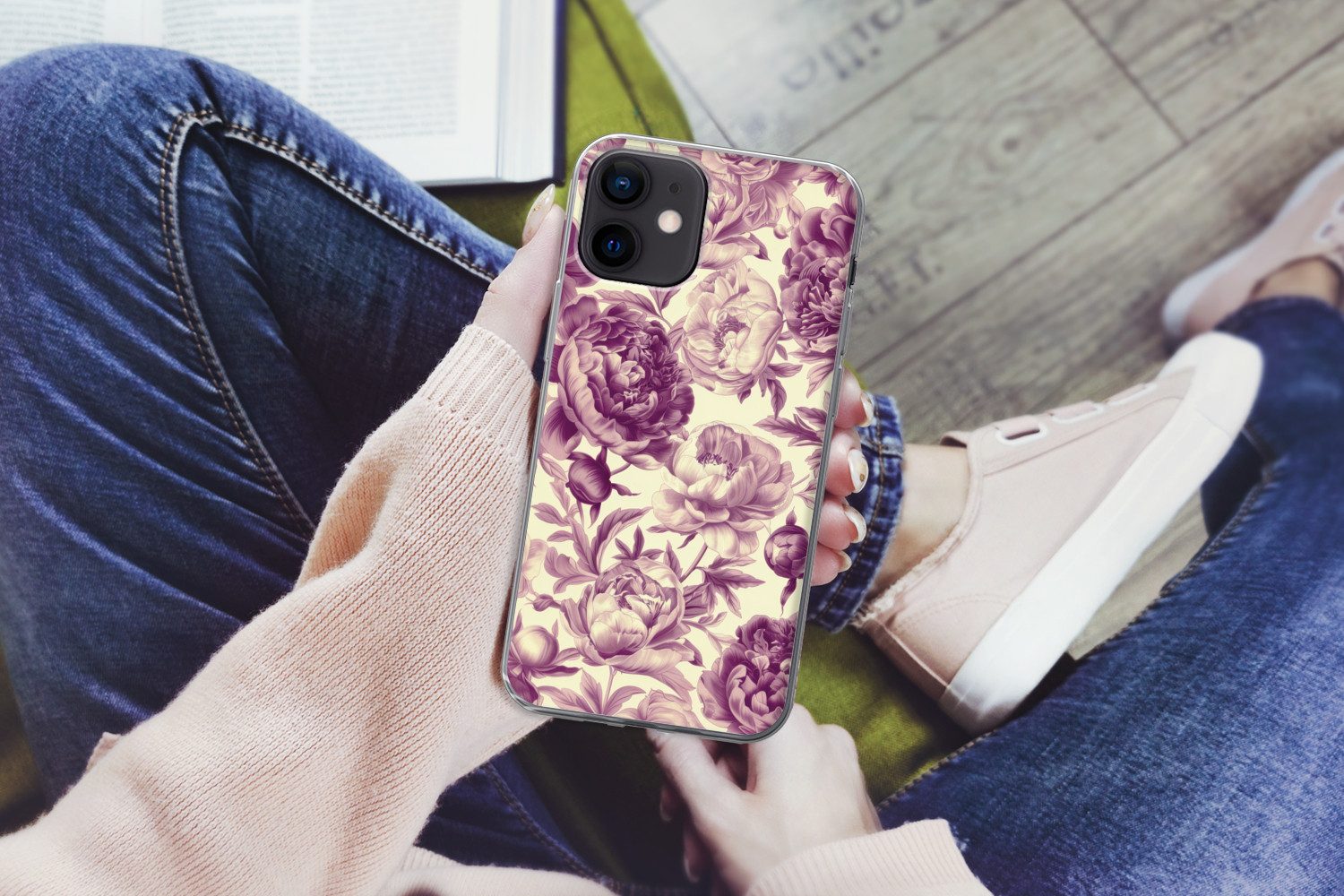 MuchoWow Handyhülle für Apple iPhone 12 mini Blumen - Muster - Lila - Beige, Smartphone-Bumper, Print, Handy Schutzhülle Dünn