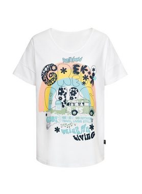 Trigema T-Shirt TRIGEMA Oversized T-Shirt mit buntem Hippie-Print (1-tlg)