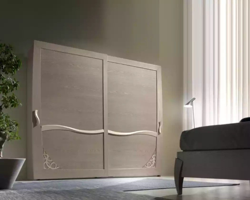 JVmoebel Schwebetürenschrank Luxuriöser Kleiderschrank aus Italien – Echtholz Schlafzimmermöbel (1-St., Kleiderschrank) Made in Europa