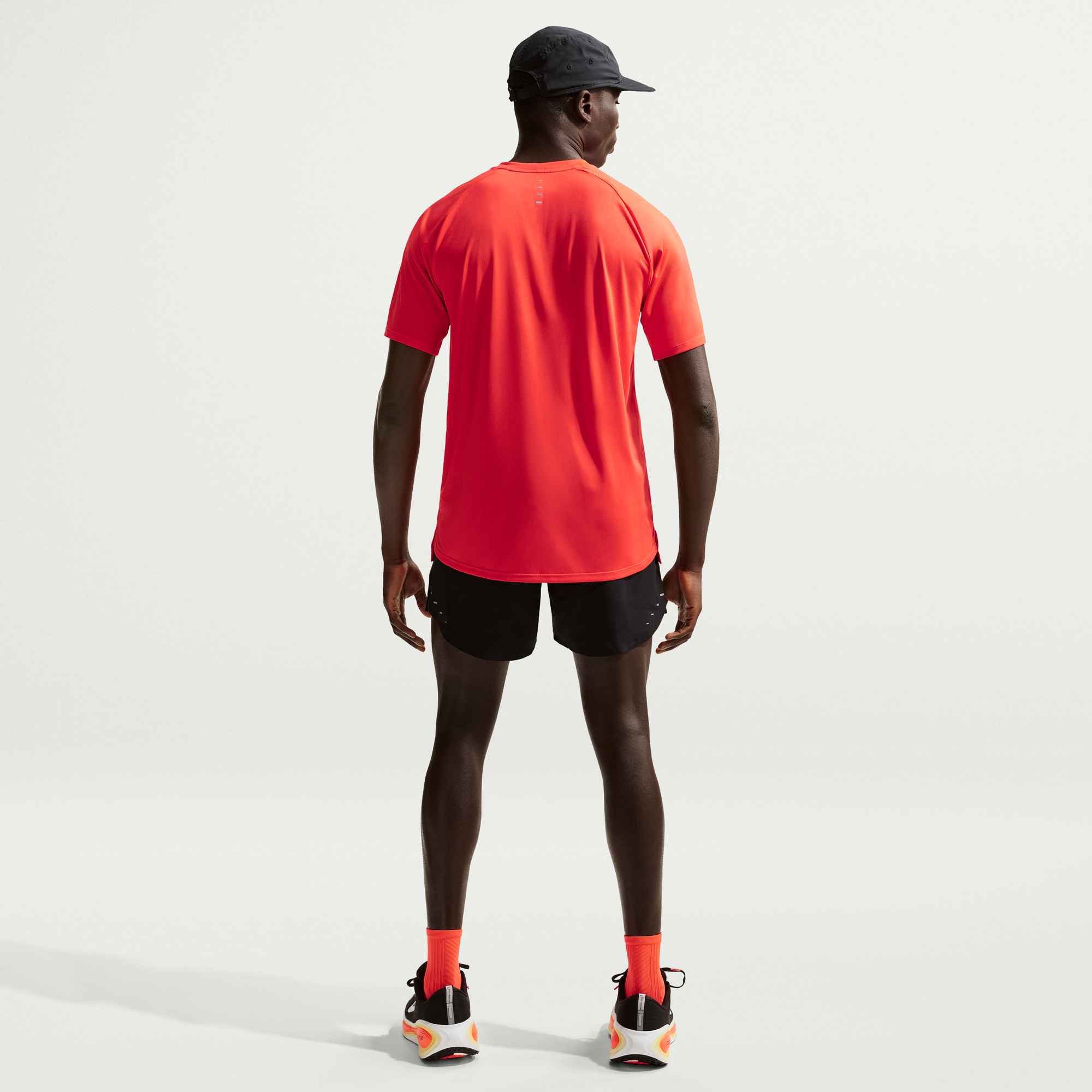 Nike Laufshorts M NK DF STRIDE 5IN BF SHORT für das Laufen geeignet, aus Polyester, mit Gummizug