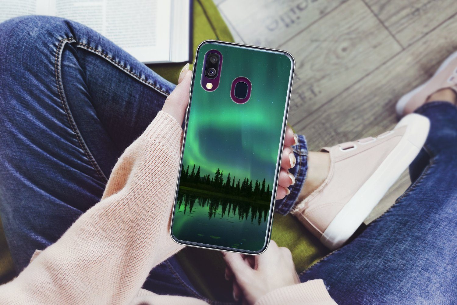 MuchoWow Handyhülle für Samsung Galaxy A40 Nordlicht - Bäume - Wasser - Alaska, Smartphone-Bumper, Print, Handy Schutzhülle Dünn