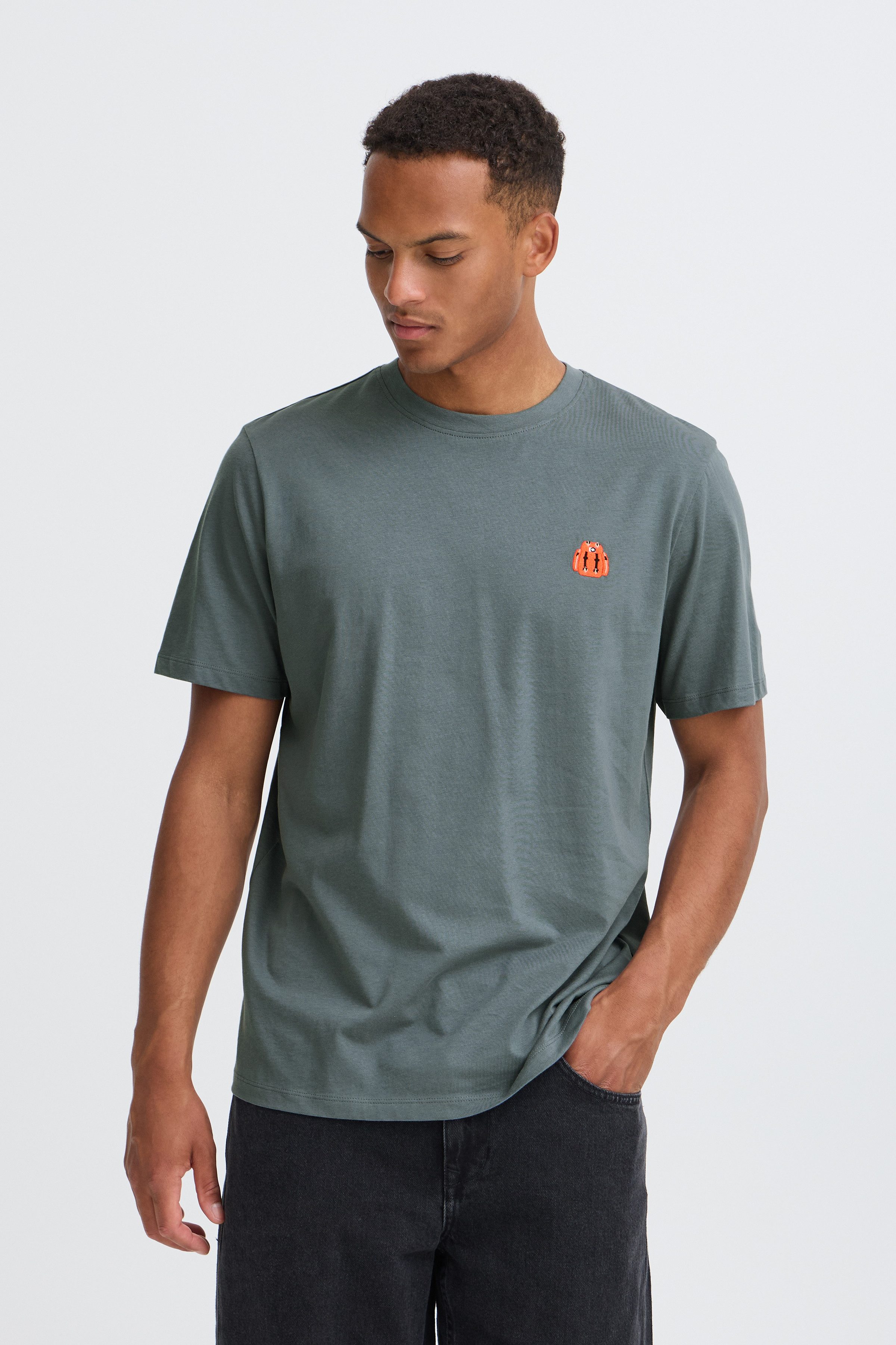 Blend Rundhalsshirt BHLOGAN S/S EMB TEE Baumwolle, regular fit