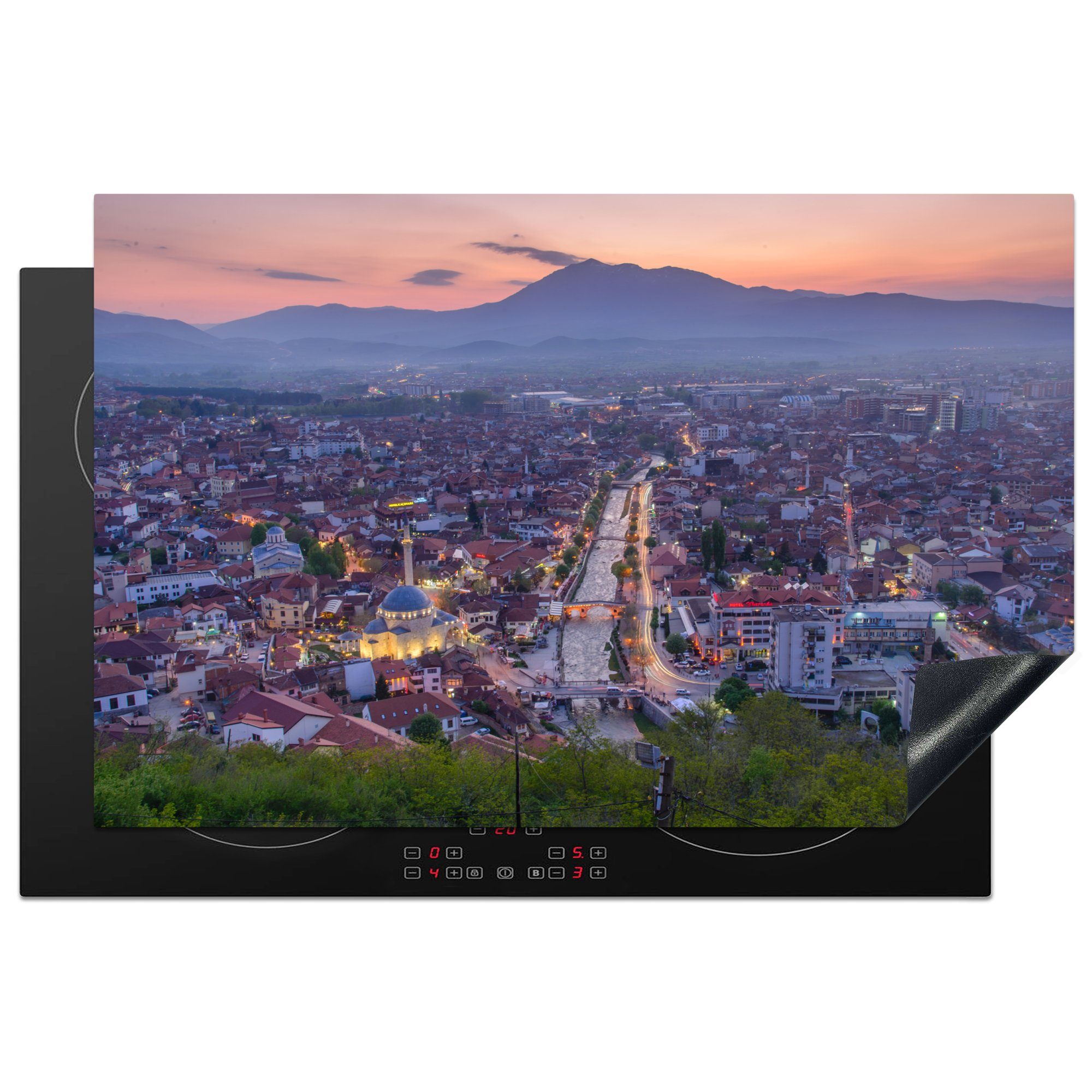 MuchoWow Herdblende-/Abdeckplatte Blick über Prizren im Kosovo am Abend, Vinyl, (1 tlg), 81x52 cm, Induktionskochfeld Schutz für die küche, Ceranfeldabdeckung