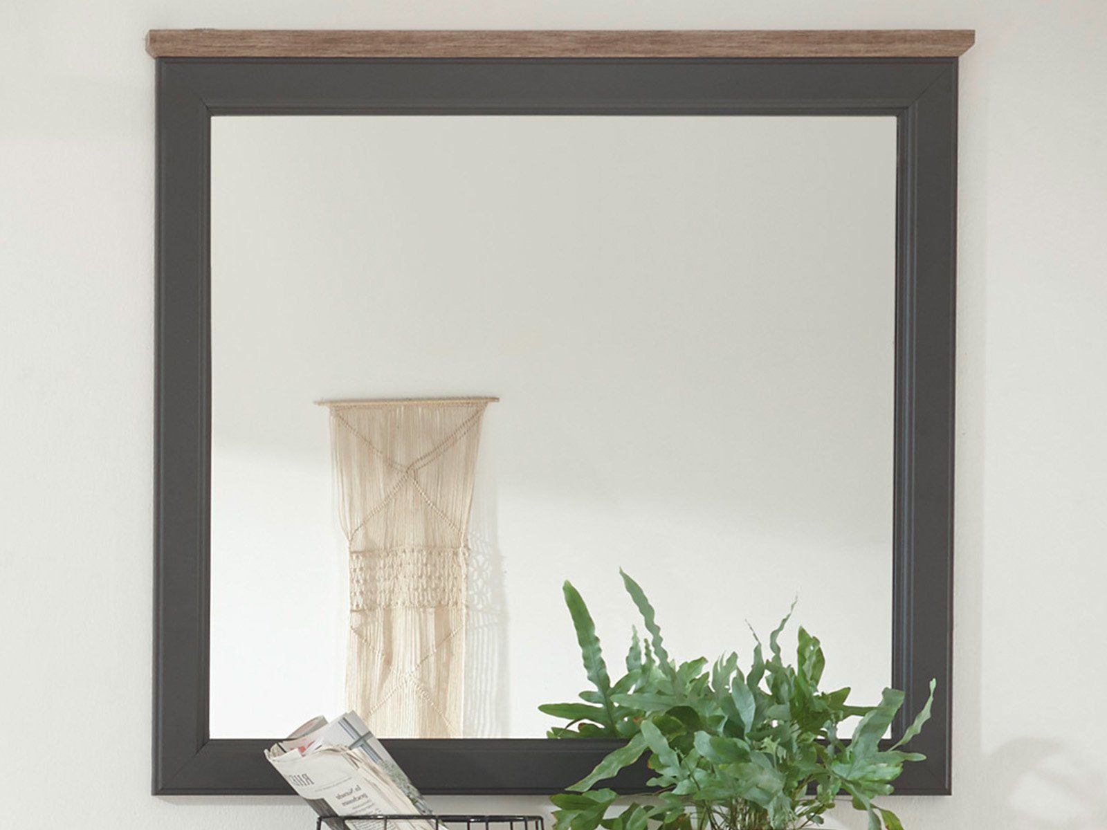 möbelando Wandspiegel Tomlin, Spiegel im modernen Landhausstil aus Spanplatte in Grau, Oberboden in Timber Wood Nachbildung. Breite 98 cm, Höhe 91 cm, Tiefe 3,5 cm