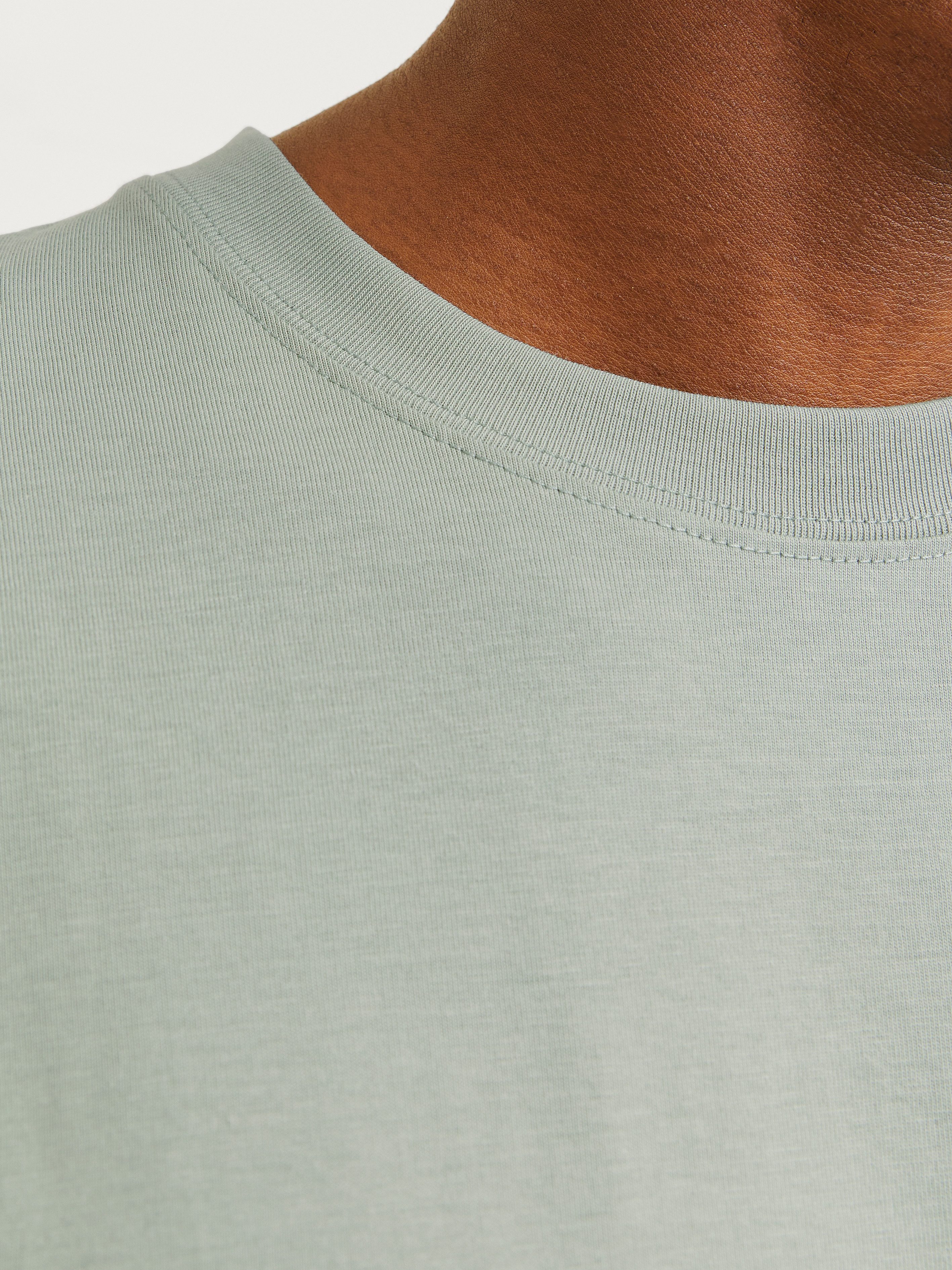 Jack & Jones Rundhalsshirt JJECHARGE TEE O-NECK NOOS mit Rundhalsausschnitt