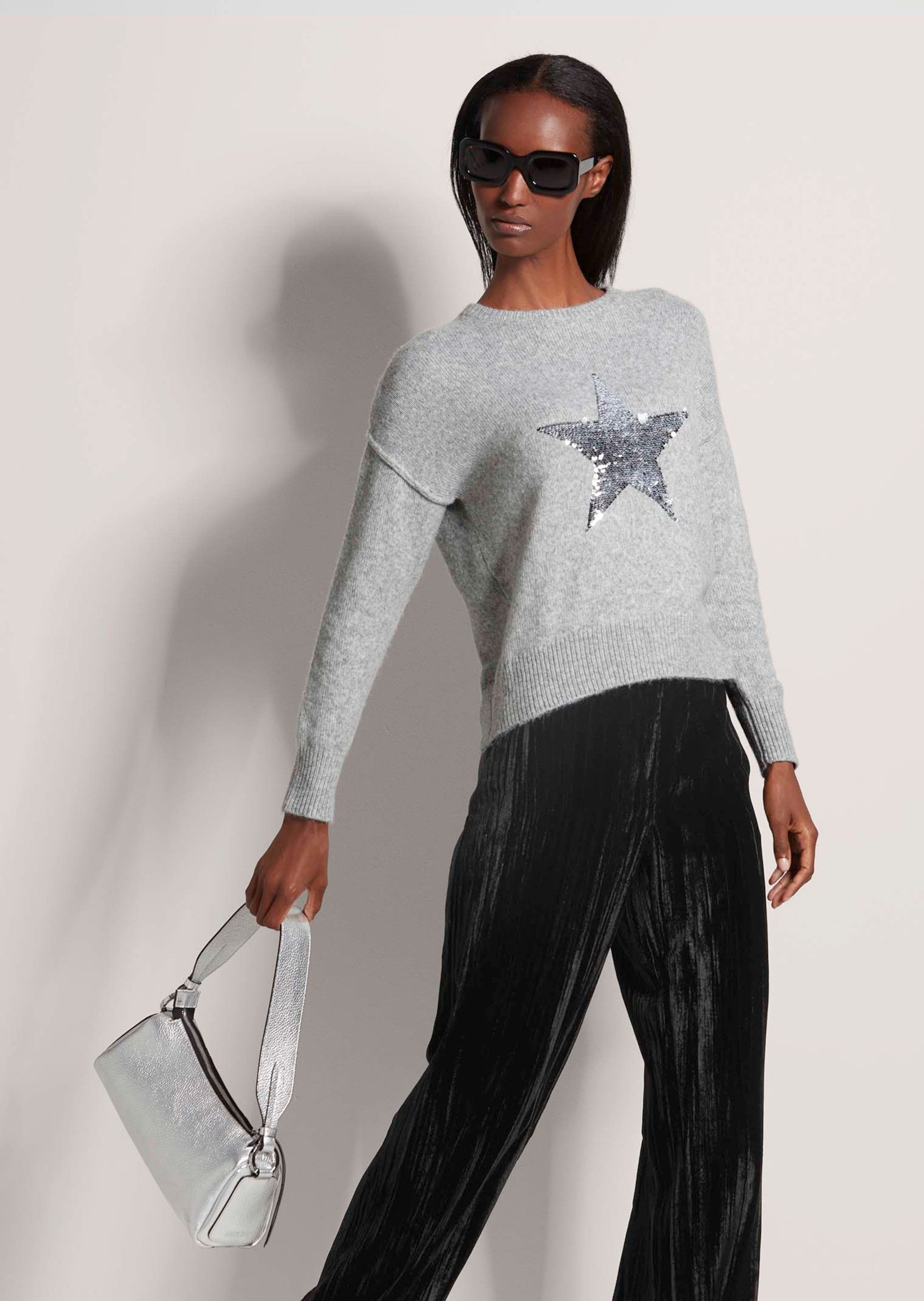 MADELEINE Strickpullover Rundhals-Pullover mit Applikation Uni-Design mit klassischem Rundhalsausschnitt und Langarm
