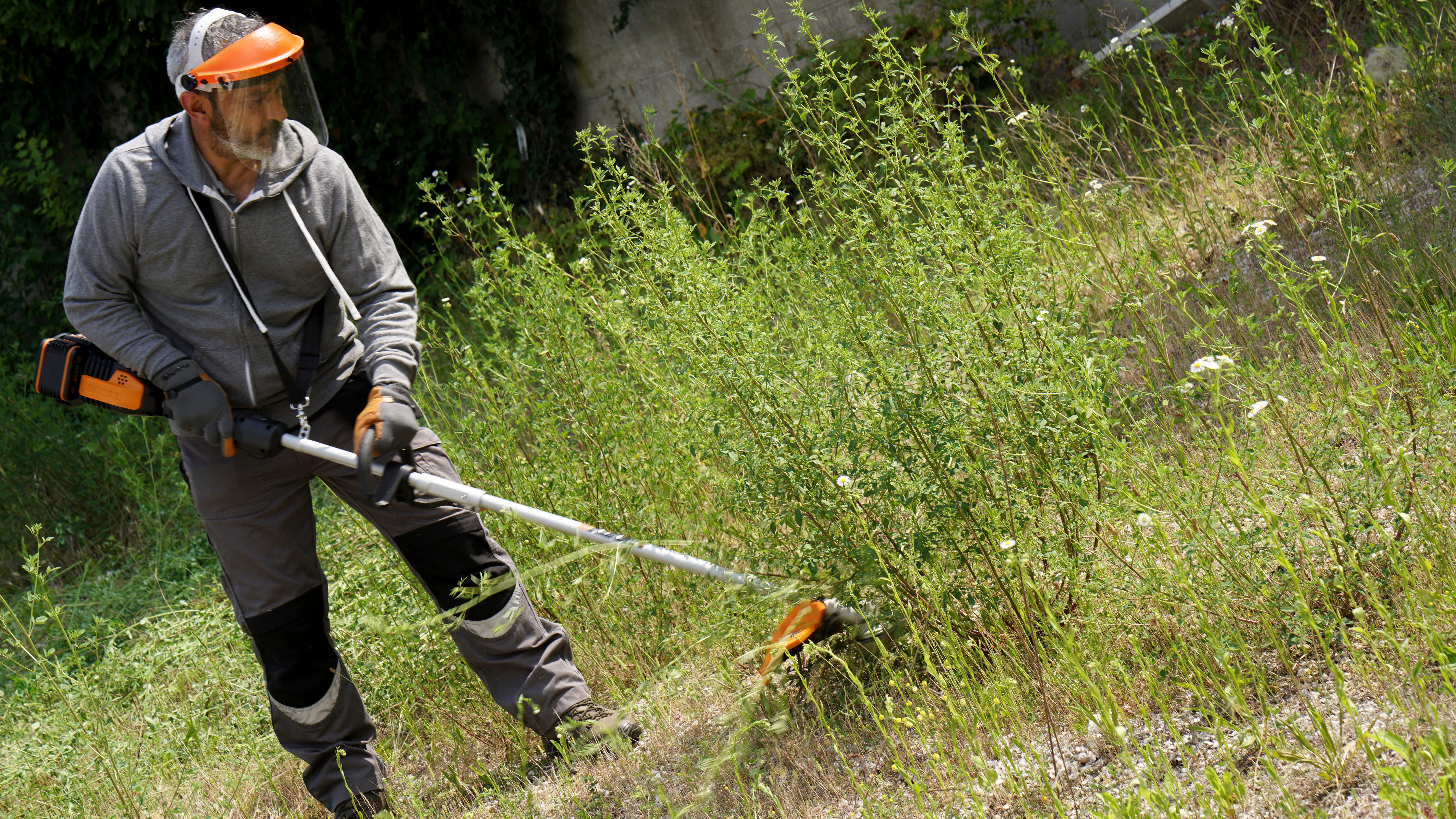 Worx Akku-Rasentrimmer Nitro WG186E.92, 38 cm Arbeitsbreite Faden, diverse Aufsätze, Doppelfaden, ohne Akku und Ladegerät