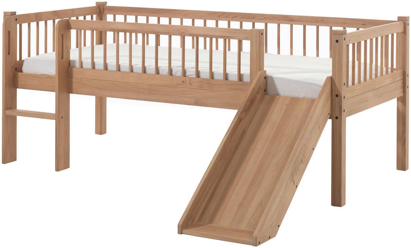 Vipack Massivholzbett Forrest Massivholzbett Made in Europe, stabil und hochwertig gebaut (90/200 cm, mit Rollrost, Leiter und Rutsche, seitenverkehrt montierbar), inkl. umlaufenden Absturzschutz in Sprossenoptik, Eiche natur geölt