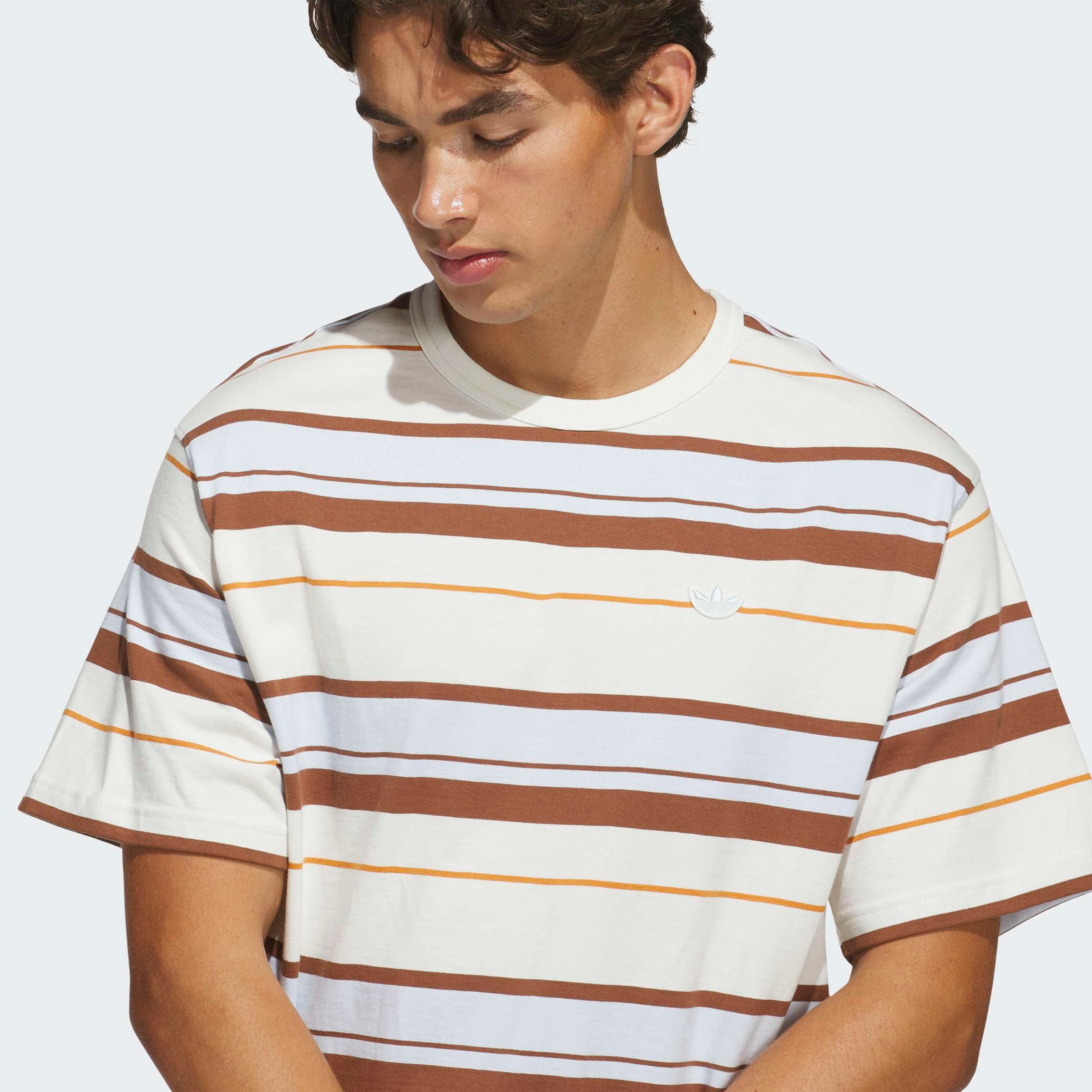 adidas Originals T-Shirt STRIPED CREW NECK mit klassischem Streifendesign, aus Baumwolle, lockere Passform