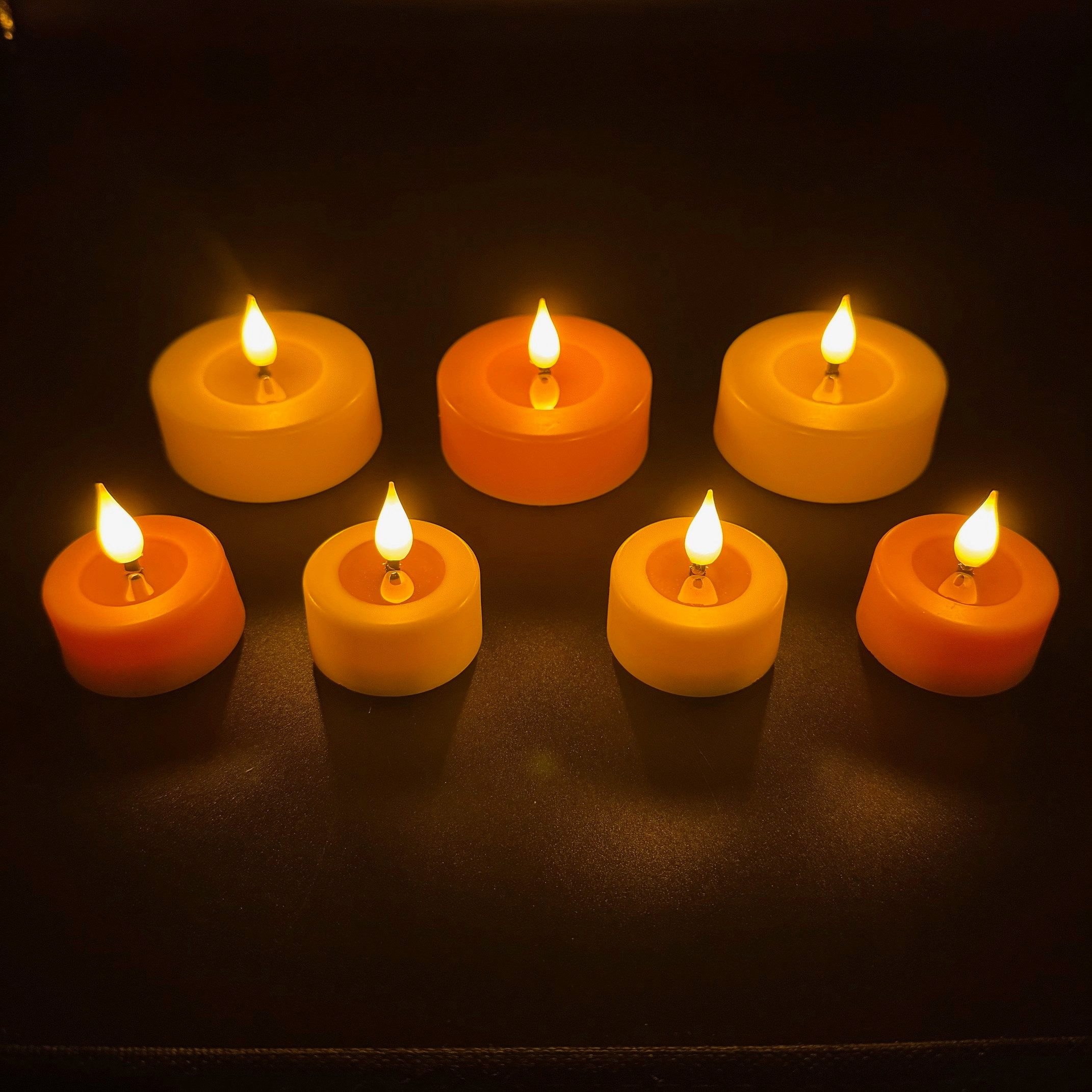 Online-Fuchs LED-Kerze 7 LED Teelichter im Set mit 6-Stunden Timer & Wachsspiegel (realistische Kerzenflamme, in sommerlichen Trendfarben), Wachsspiegel erzeugt einen täuschend echten Kerzeneffekt