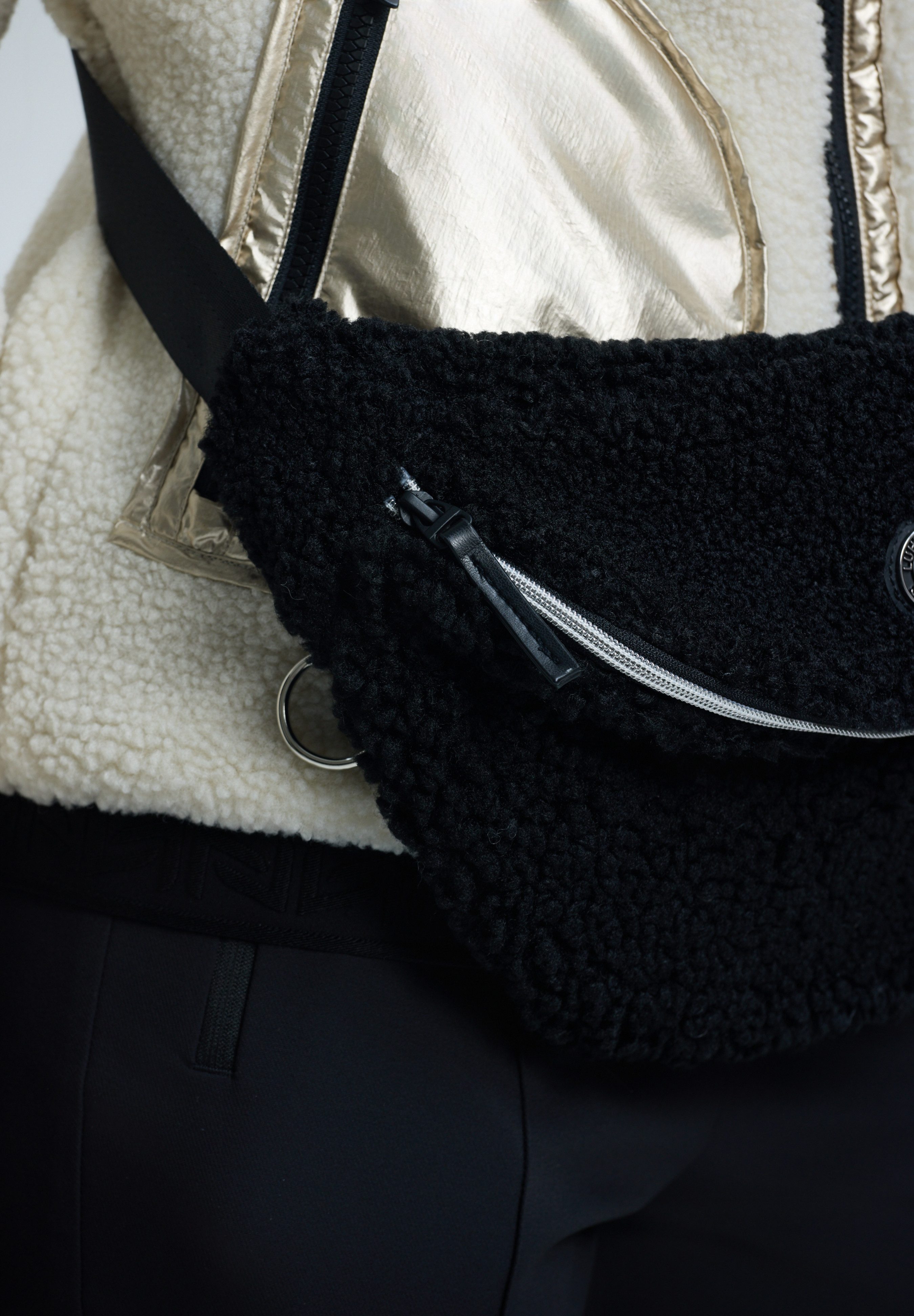 Luhta Bauchtasche LUHTA OHENSAARI, mit Reißverschluss