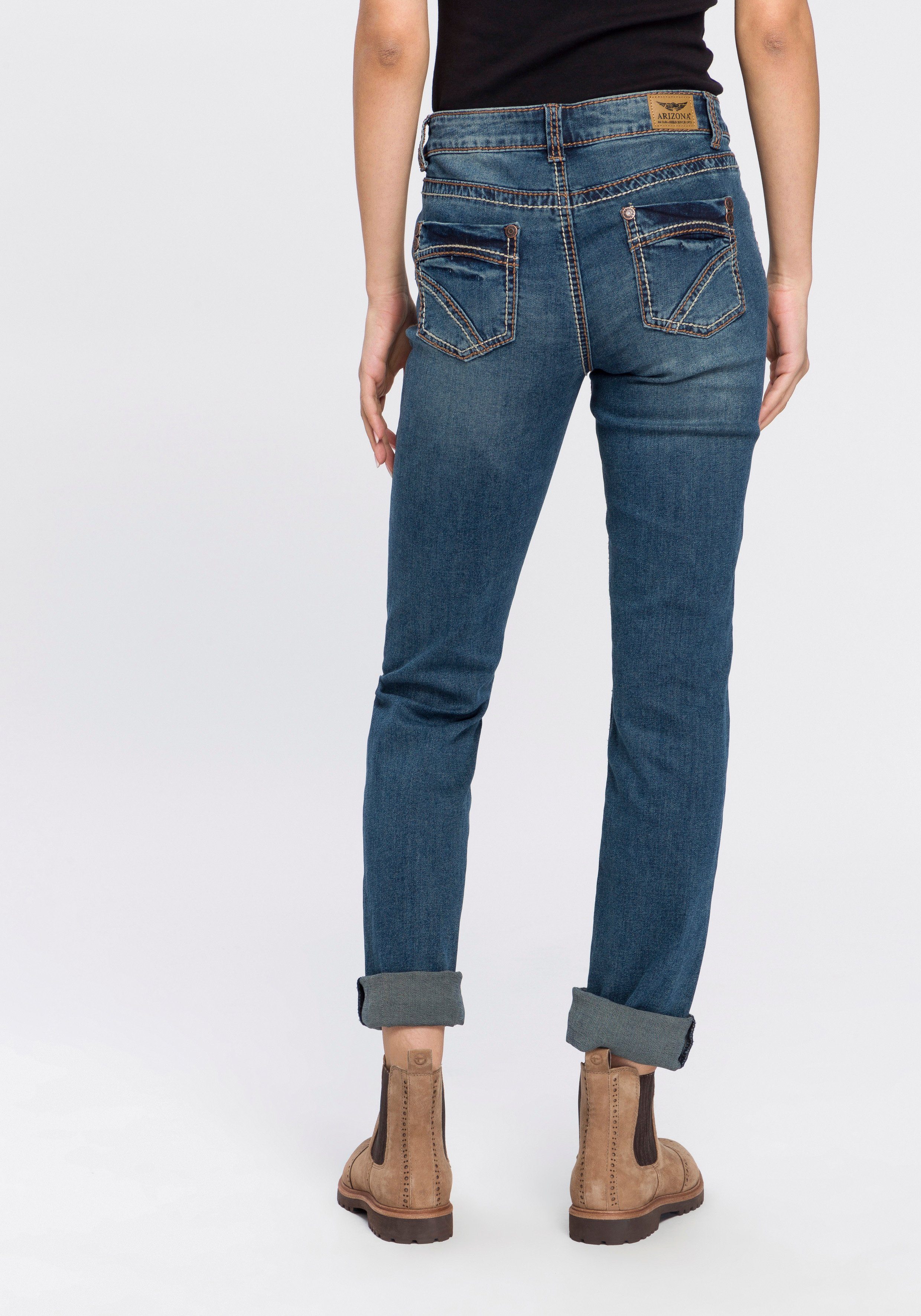 Arizona Gerade Jeans Kontrastnähte niedrige Leibhöhe, in 5-Pocket-Form, Used-Look-Waschung