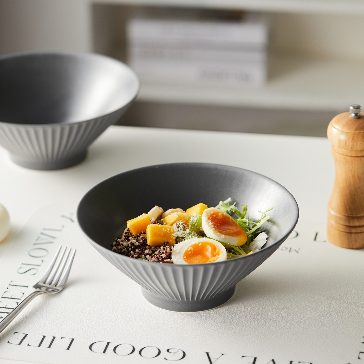 JIWOO Schüssel 4er Ø20cm, Japanische Ramenschüssel Suppenschüssel bowl Pastaschüssel, Keramik, (Schüsselset, 4-tlg), Hochwertiges Schüsseln Schwarz Schüssel Mikrowellenofen Spülmaschine