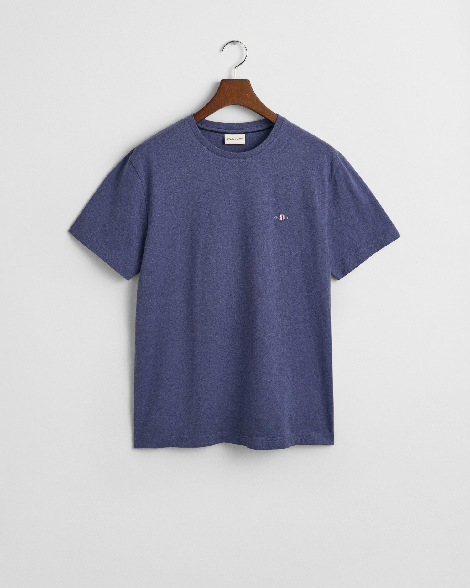 Gant T-Shirt "SLIM SHIELD V-NECK T-SHIRT", mit einer kleinen Logostickerei günstig online kaufen