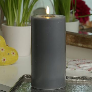 Deluxe Homeart LED-Kerze Mia Echtwachs Deluxe Wachsspiegel flackernd H: 20cm D: 10cm grau