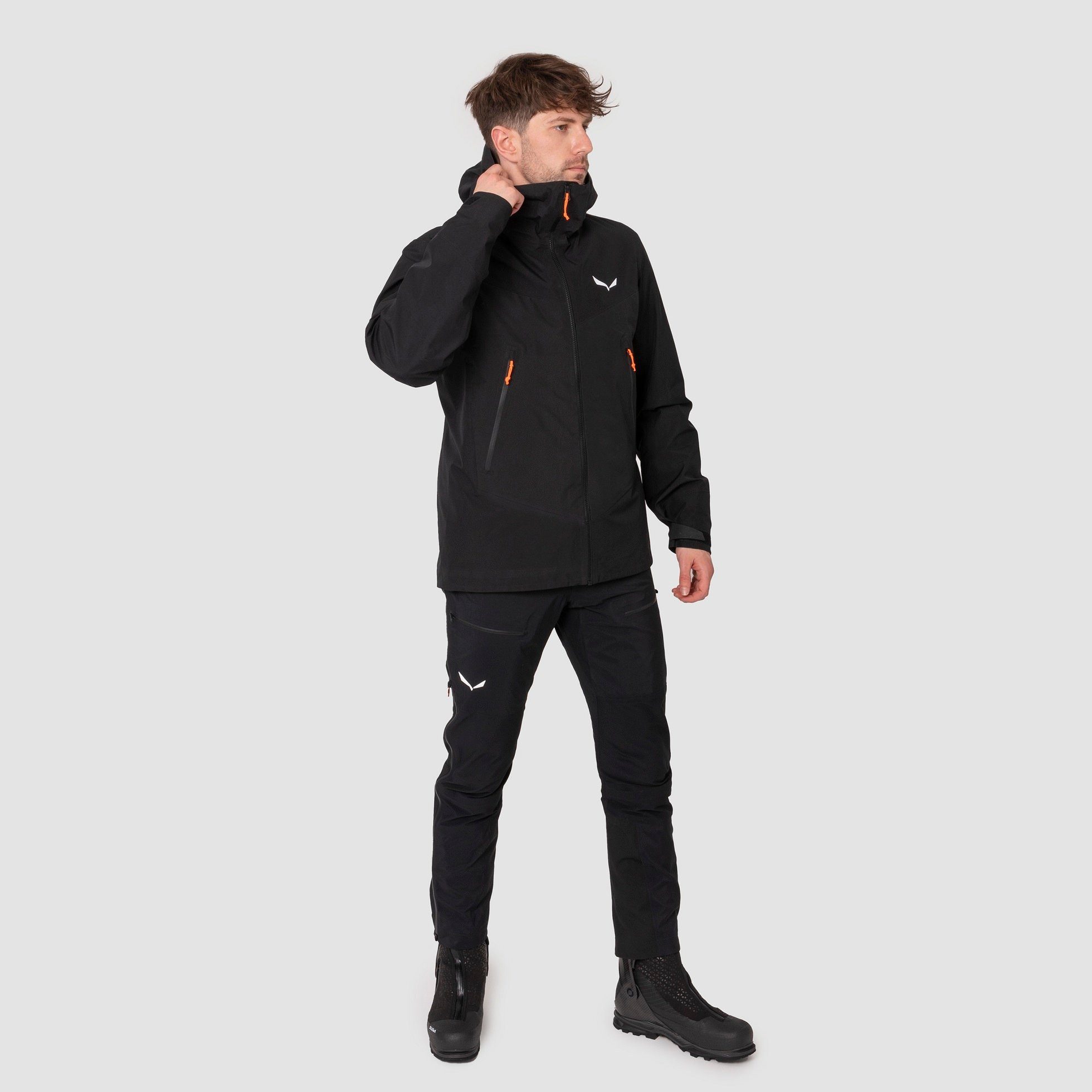 Salewa Winterjacke Ortles GTX 3L (3-Lagen-GORE-TEX, wasser- und winddicht) schwarz Herren