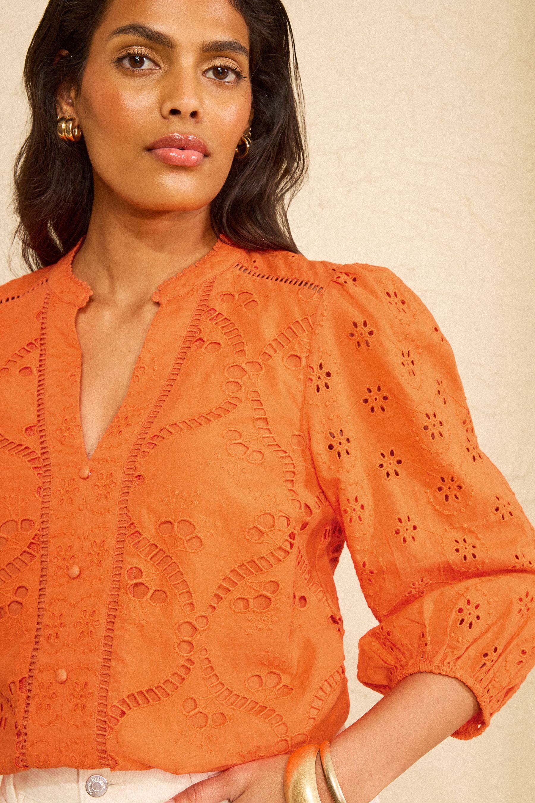 Love & Roses Langarmbluse Love & Roses Bluse mit Kerbkragen + Lochstickerei (1-tlg)