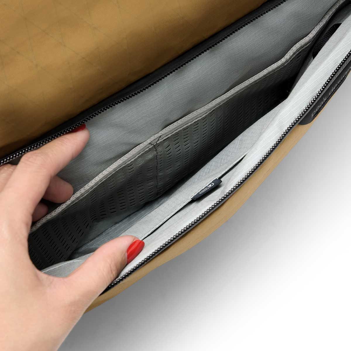 Peak Design Reisetasche Travel Duffel 50L - Reisetasche Coyote (Hellbraun)