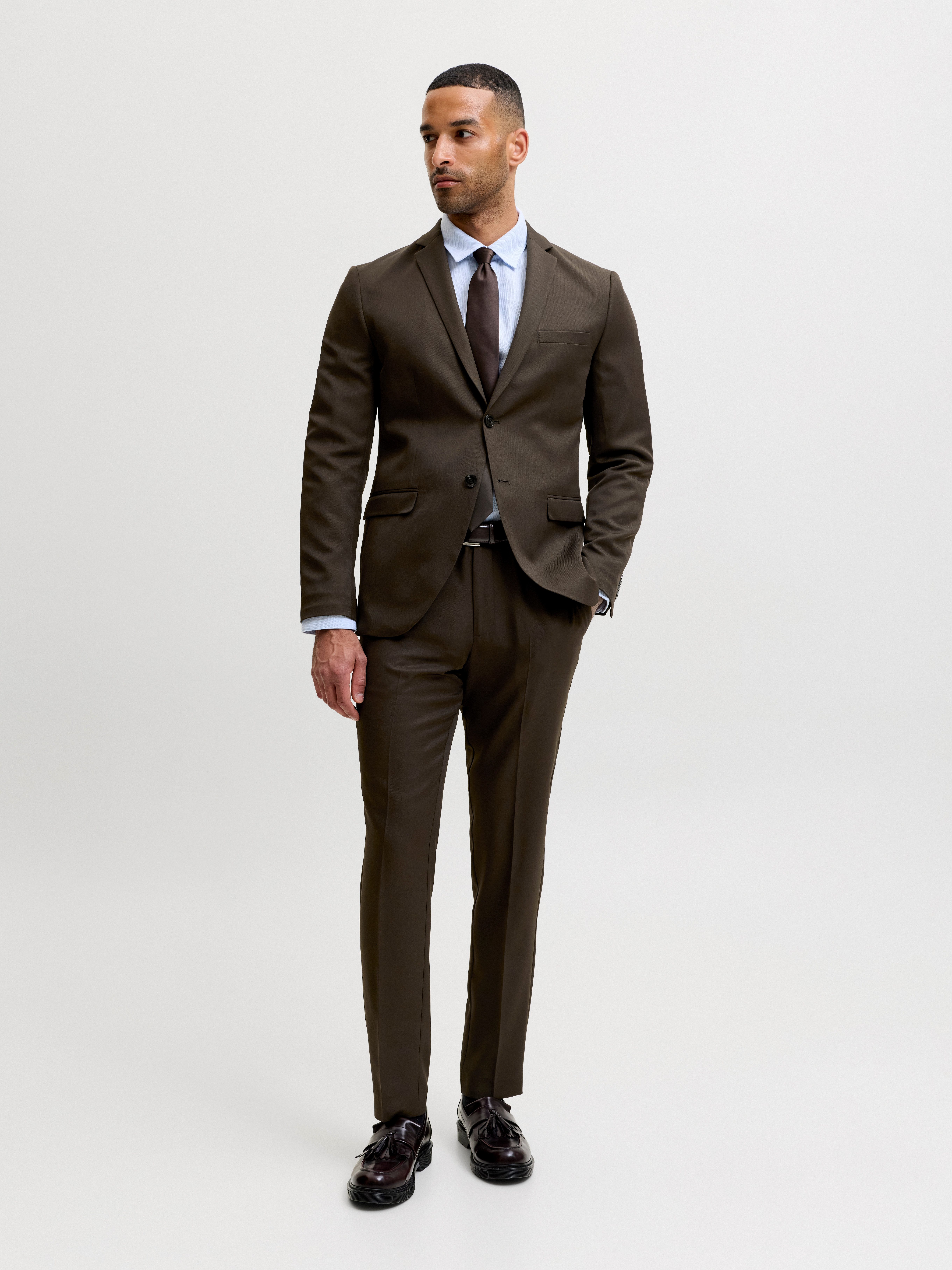 Jack & Jones Anzug JPRCOSTA SUIT (Set, 2-tlg) aus Polyester, sehr schmale Passform, mit Reverskragen, Langarm-Sakko