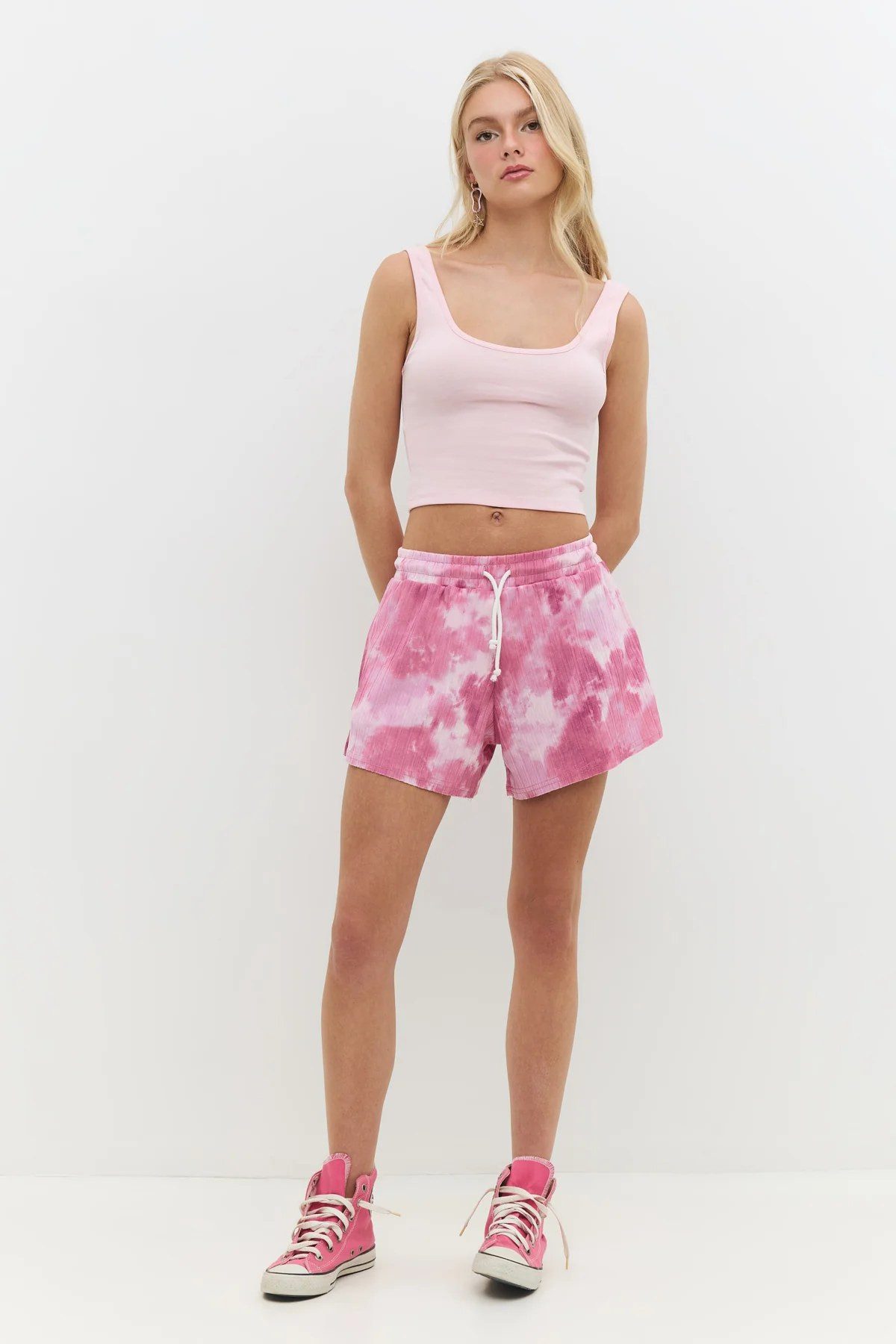 T-Shirt Basic Crop Top mit eckigem Ausschnitt und breiten Trägern