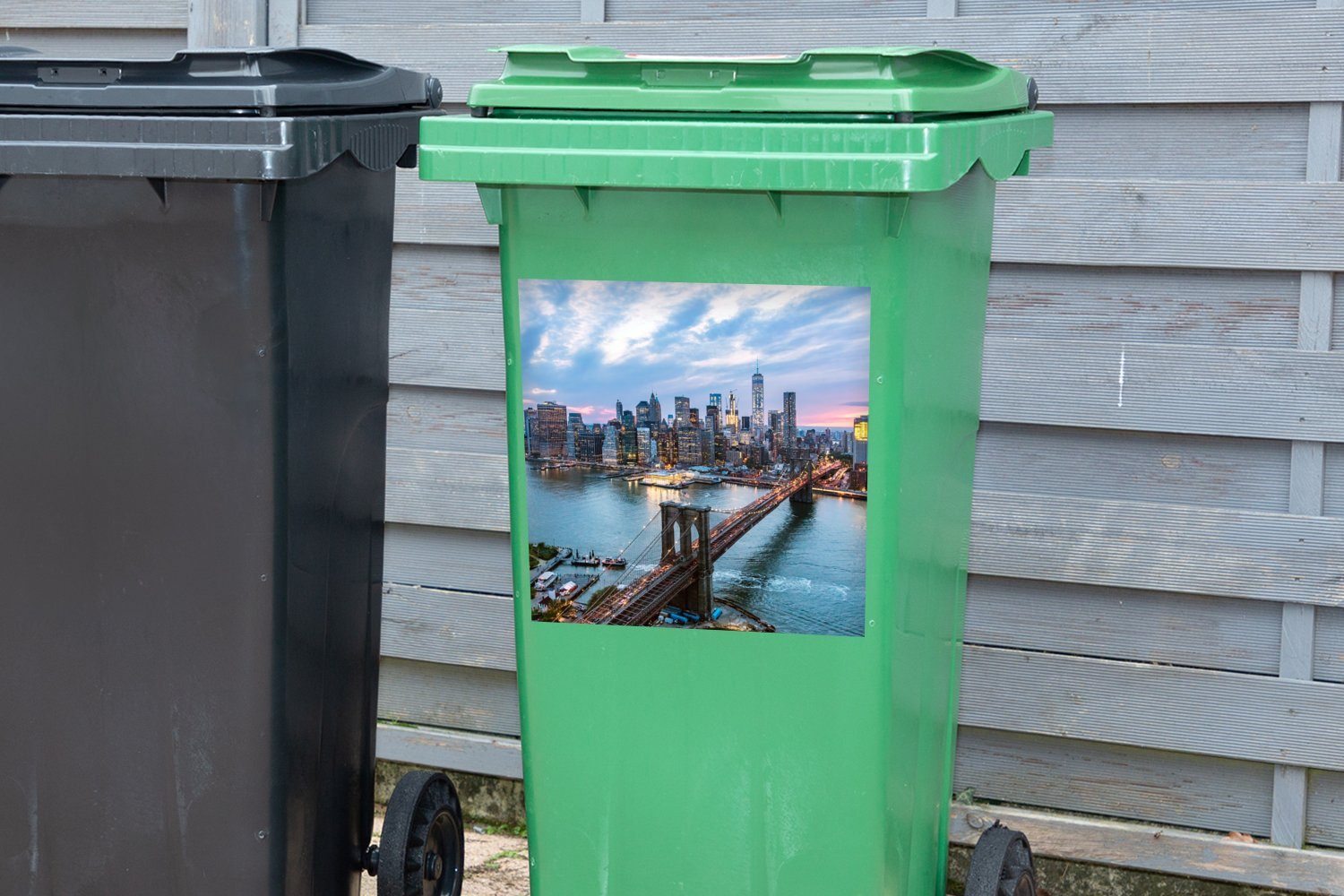 Mülleimer-aufkleber, Mülltonne, Sticker, MuchoWow New York (1 - Brooklyn Container, Wandsticker St), Bridge Boot - Abfalbehälter