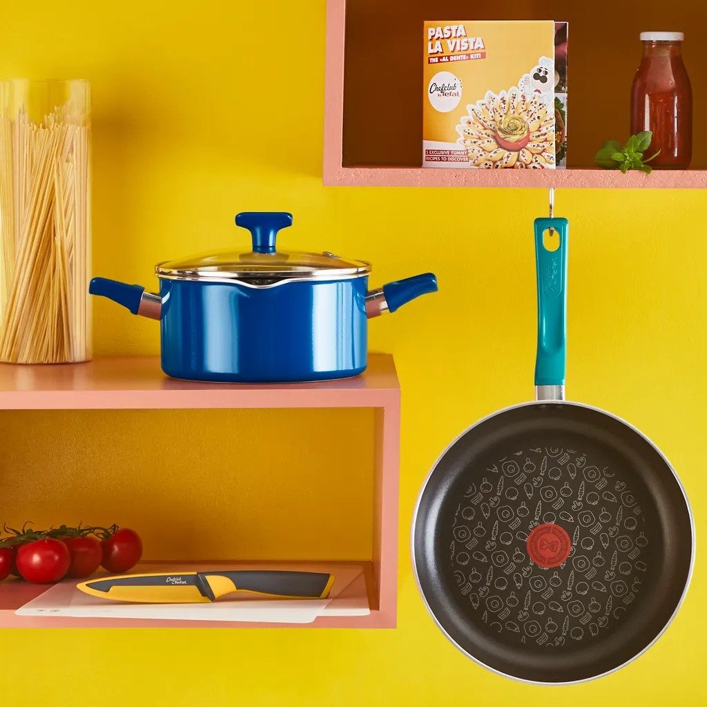 Tefal Topf-Set Tefal Pasta La Vista Kochgeschirr-Set, Aluminium (6-tlg), Pfanne 28cm & Kochtopf 20cm Inkl. Messer, Schneidebretter & Rezeptheft – Bild 4 von 5