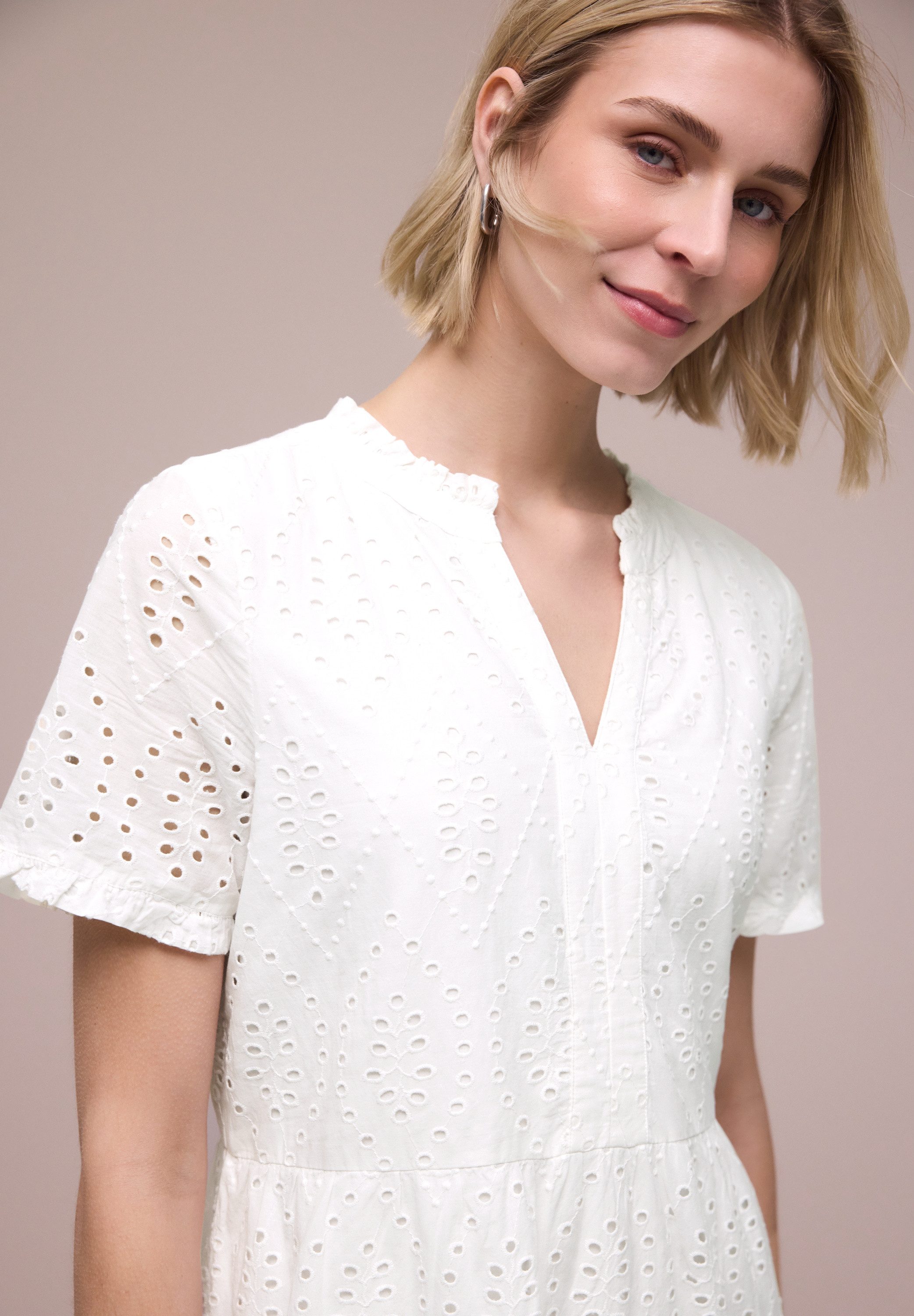 STREET ONE Tunikakleid mit Lochmuster