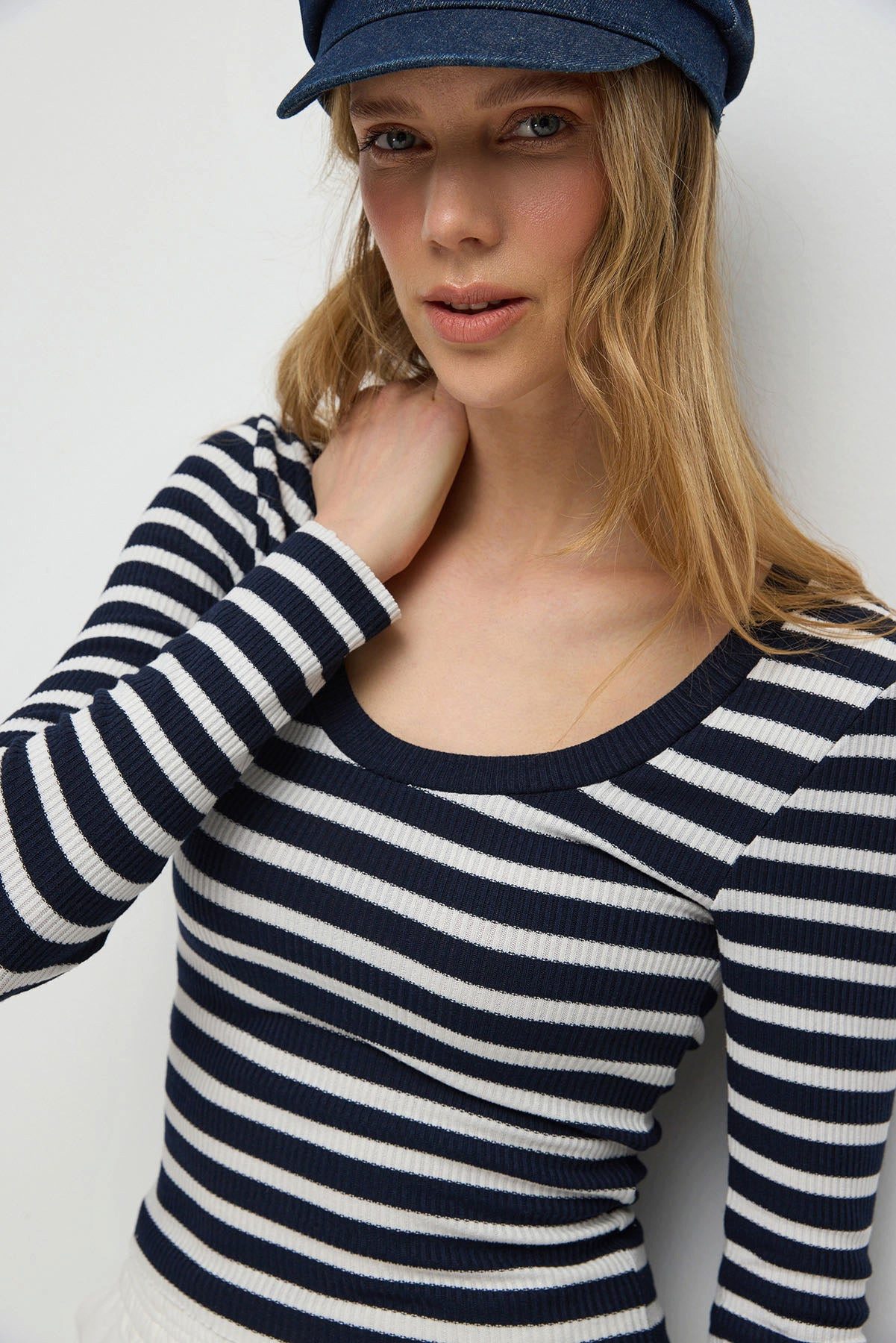 No Matter What T-Shirt Langärmlige, gestreifte Bluse mit V-Ausschnitt – Bild 3 von 4