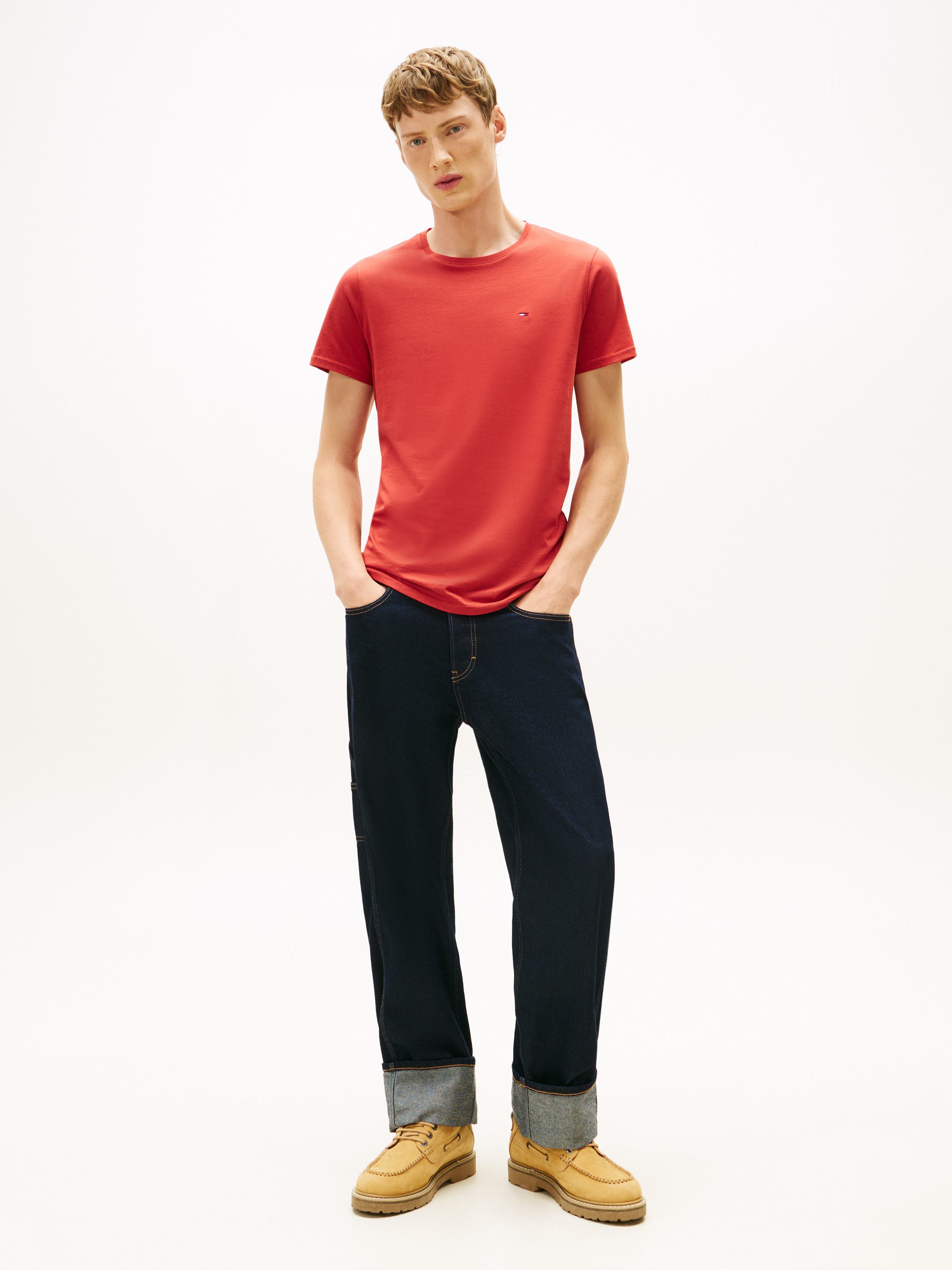 Tommy Jeans T-Shirt TJM ESSENTIAL SOLID mit Rundhalsausschnitt und dezenter Logo-Flag
