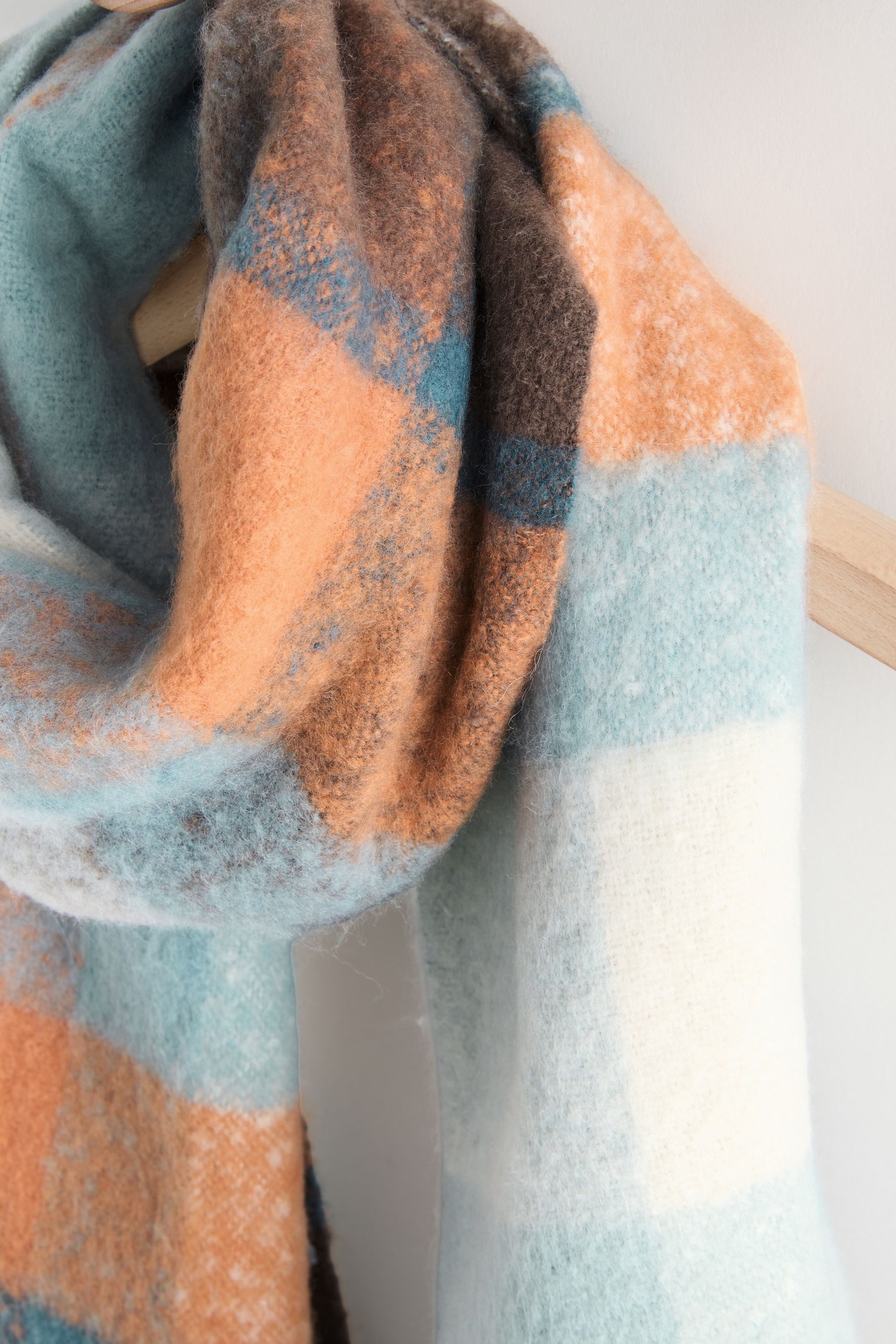 Next Schal Schwerer, angerauter Deckenschal, (1-St) günstig online kaufen