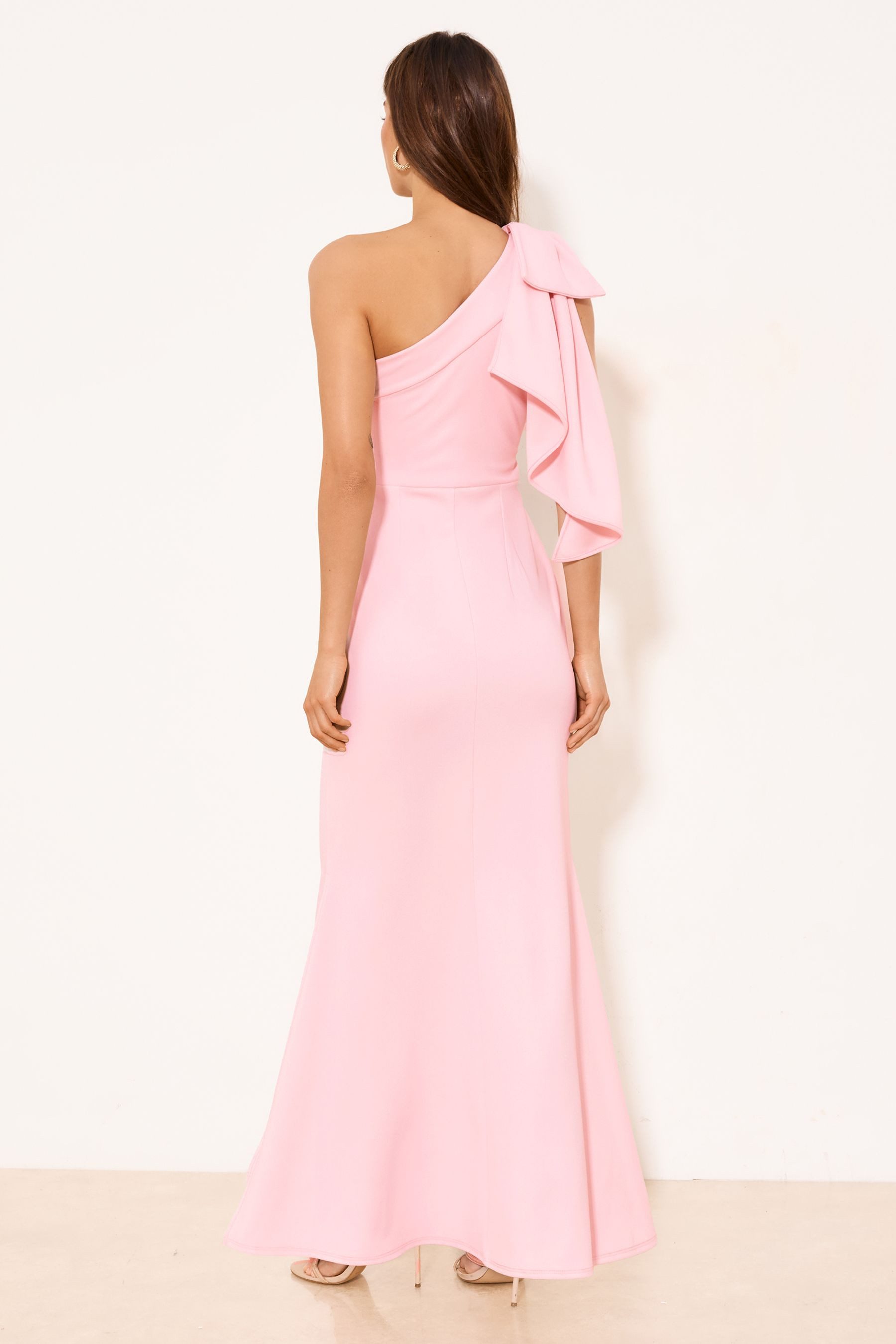 LIPSY One-Shoulder-Kleid Lipsy Brautjungfern-Maxikleid, Kurzgröße (1-tlg) – Bild 2 von 5