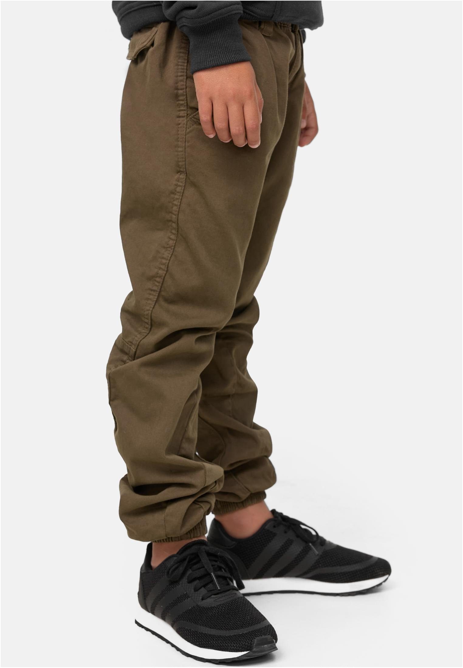 Stoffhose Stretch Boys Jogging Pants CLASSICS olive (1-tlg) URBAN Herren