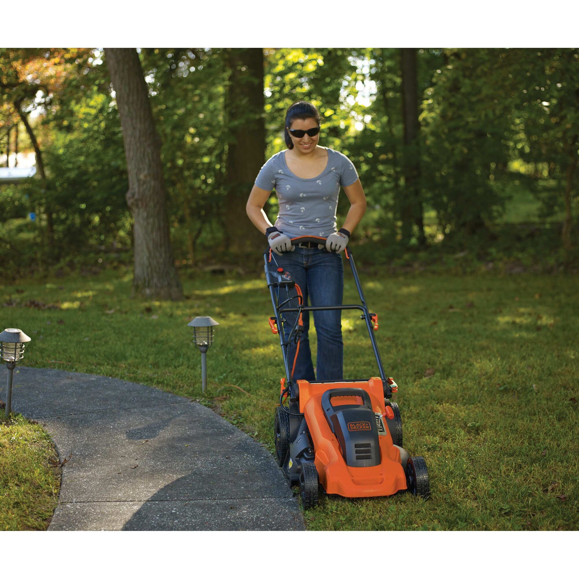 Black + Decker Elektrorasenmäher BLACK+DECKER Rasenmäher LM2000, (2.000 Watt, 48 cm Schnittbreite, (2.000 Watt, 3-in-1 Funktionalität)