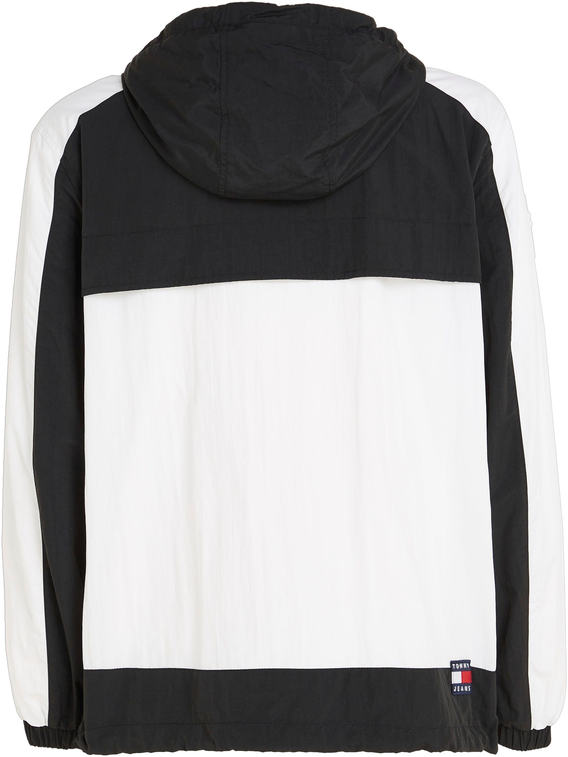 Tommy Jeans Windbreaker TJM CLBK Design WINDBREAKER CHICAGO colorblocking im Black/DeepCrimson/White