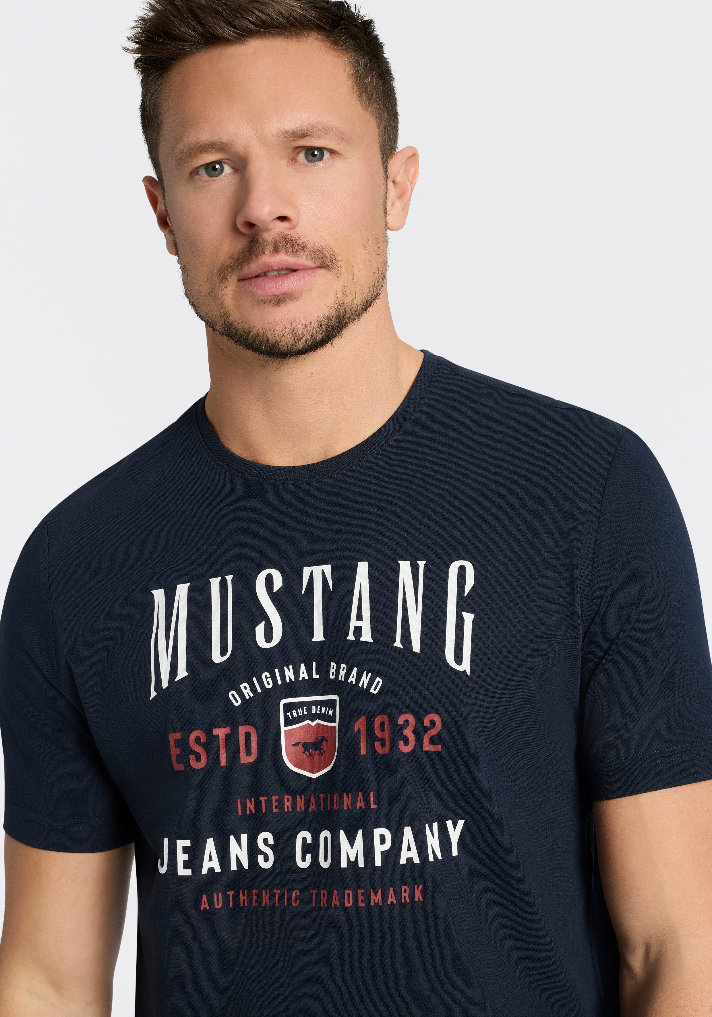 MUSTANG Kurzarmshirt Alex Logoprint Kurzarm, normale Passform