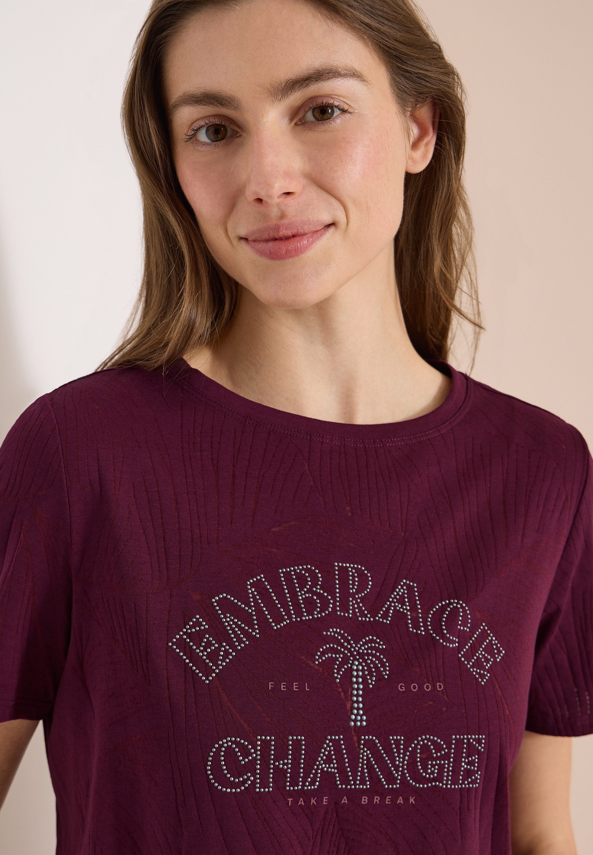 CECIL Rundhalsshirt Sommershirt im Ausbrenner-Look mit Wording