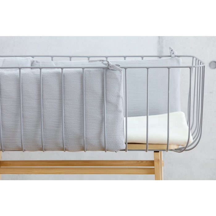 KraftKids Bettnestchen Doppelkrepp Grau für 140x70 cm Bett 100% Baumwolle abnehmbarer Bezug Befestigungsbänder drei Füllkissen