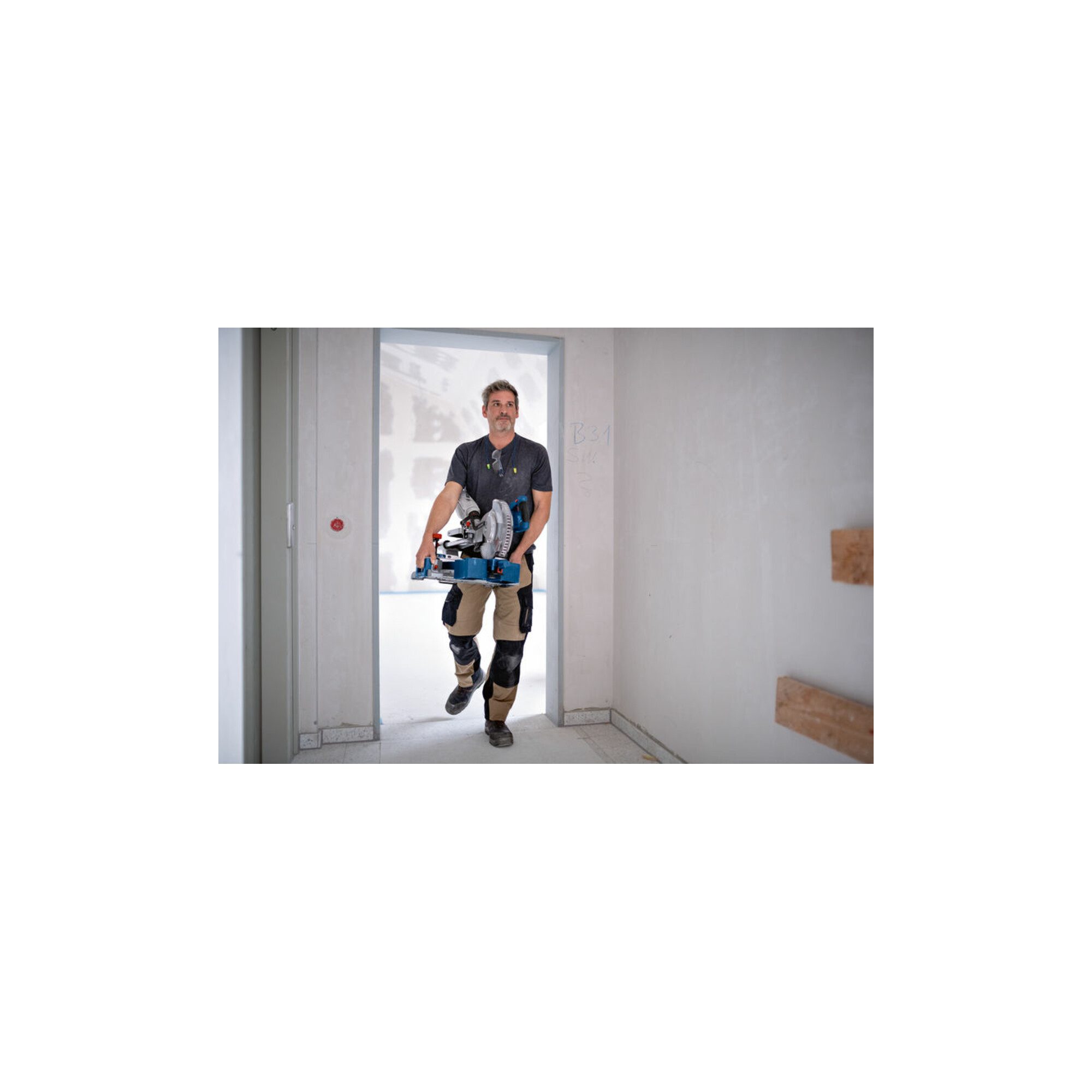 Bosch Professional Zug-, Kapp- und Gehrungssäge Bosch Akku-Kapp- und Gehrungssäge BITURBO GCM 18V-216 D